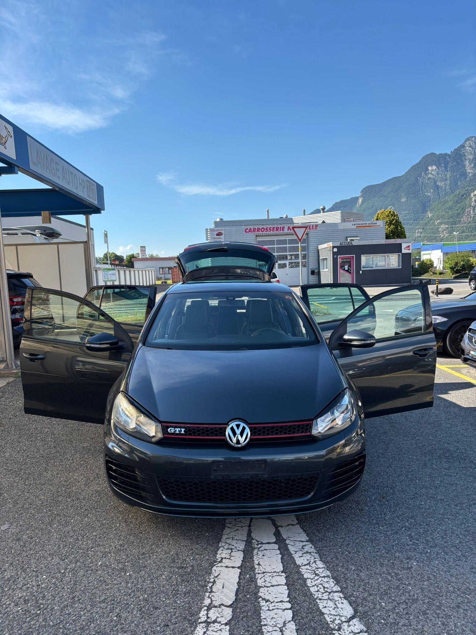 VW Golf 2.0 TSI GTI Adidas DSG-image-1