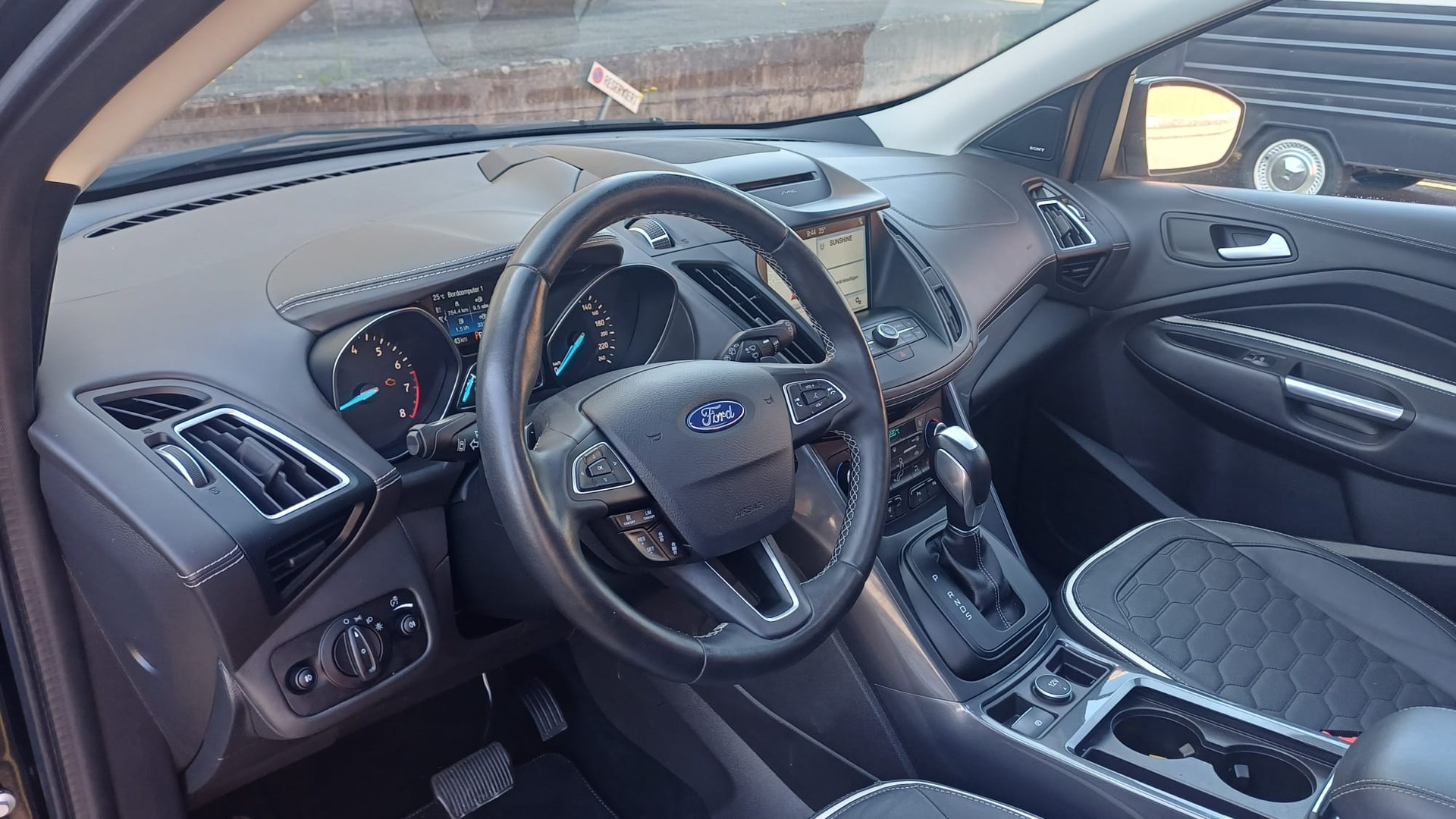 FORD Kuga 2.0 SCTi Vignale 4WD Automatic-image-9
