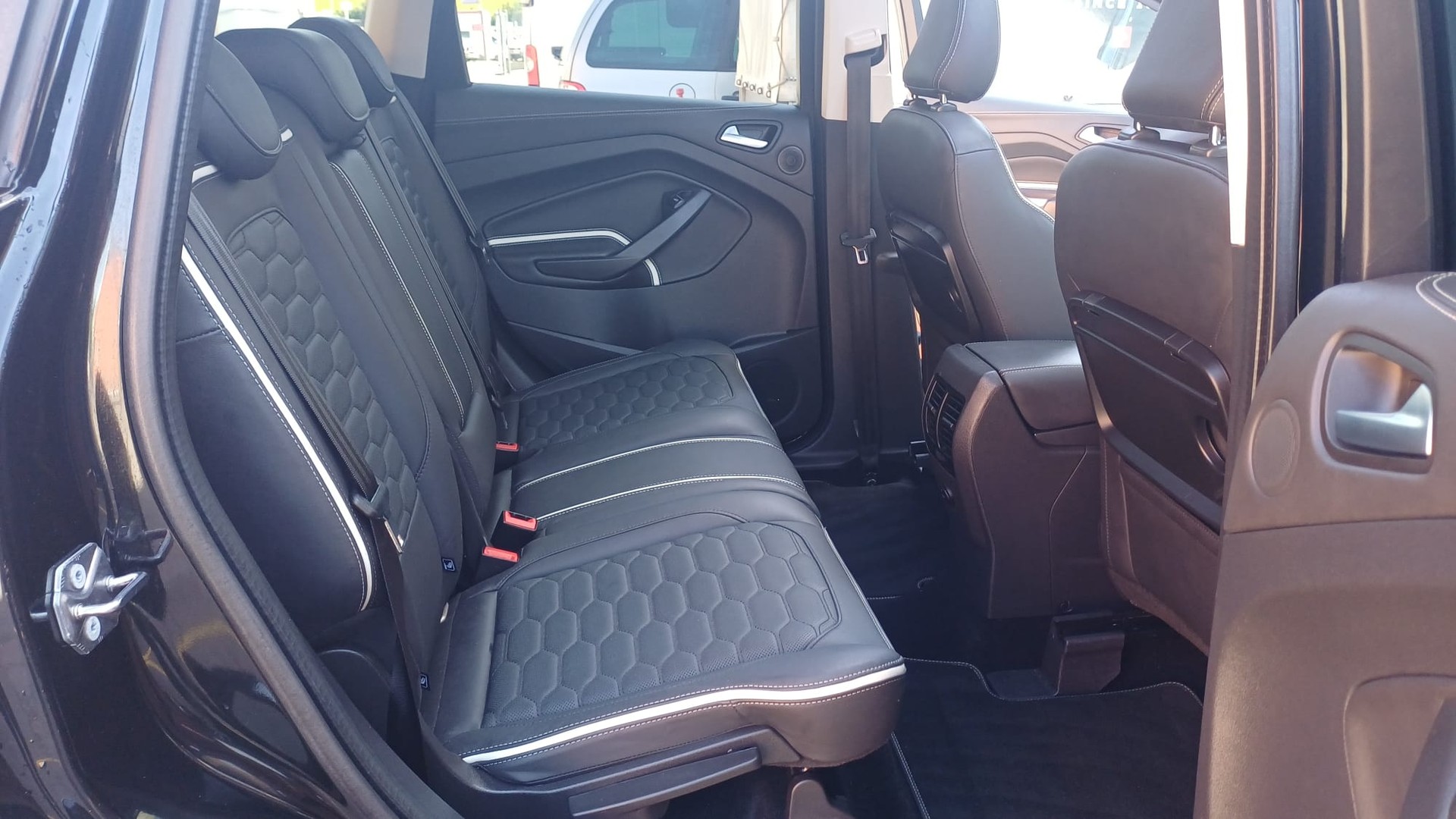 FORD Kuga 2.0 SCTi Vignale 4WD Automatic-image-14