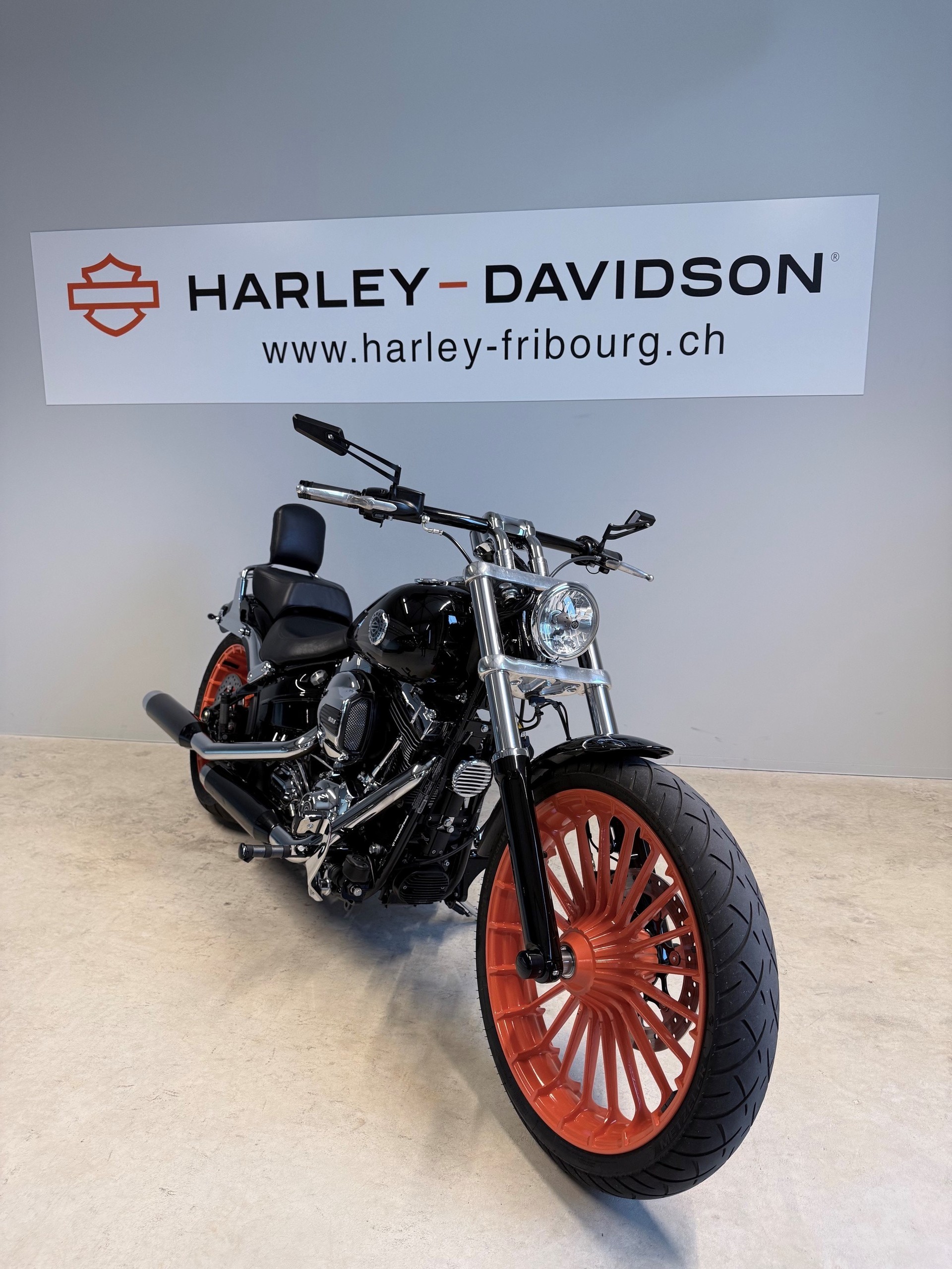 HARLEY-DAVIDSON FXSB Breakout 103 ABS-showroom-element-1