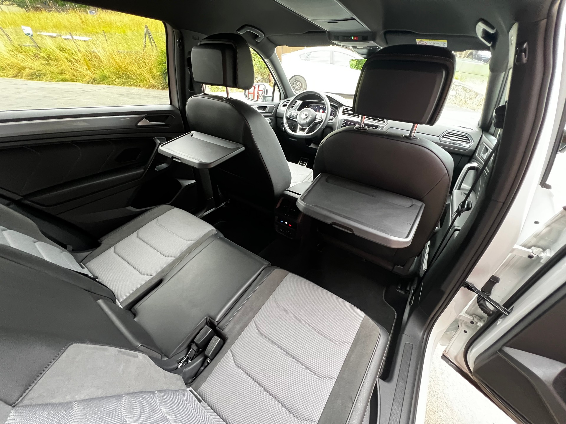 VW Tiguan Allspace 2.0 TDI SCR R-Line 4Motion DSG-image-16