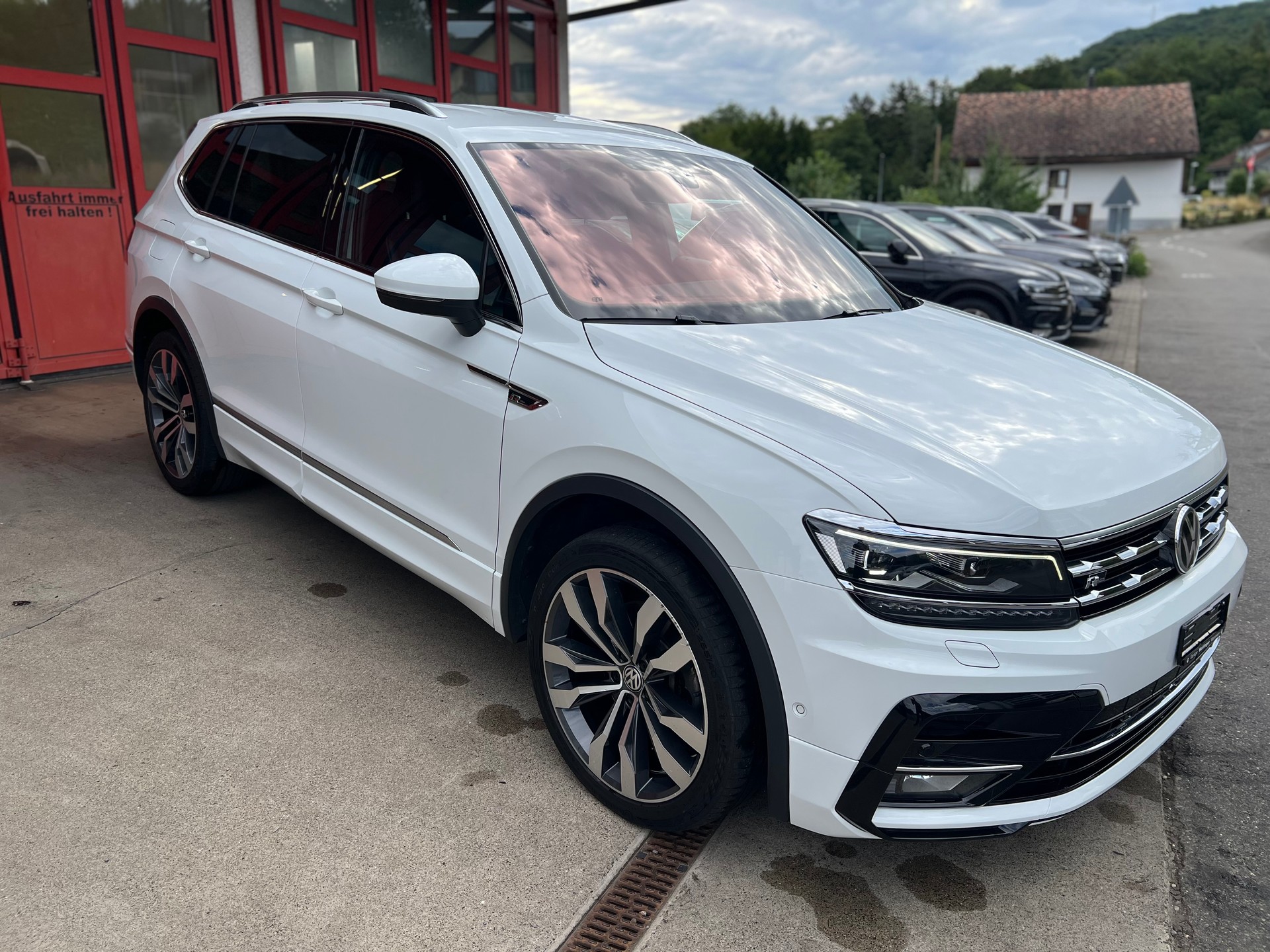 VW Tiguan Allspace 2.0 TDI SCR R-Line 4Motion DSG-image-12