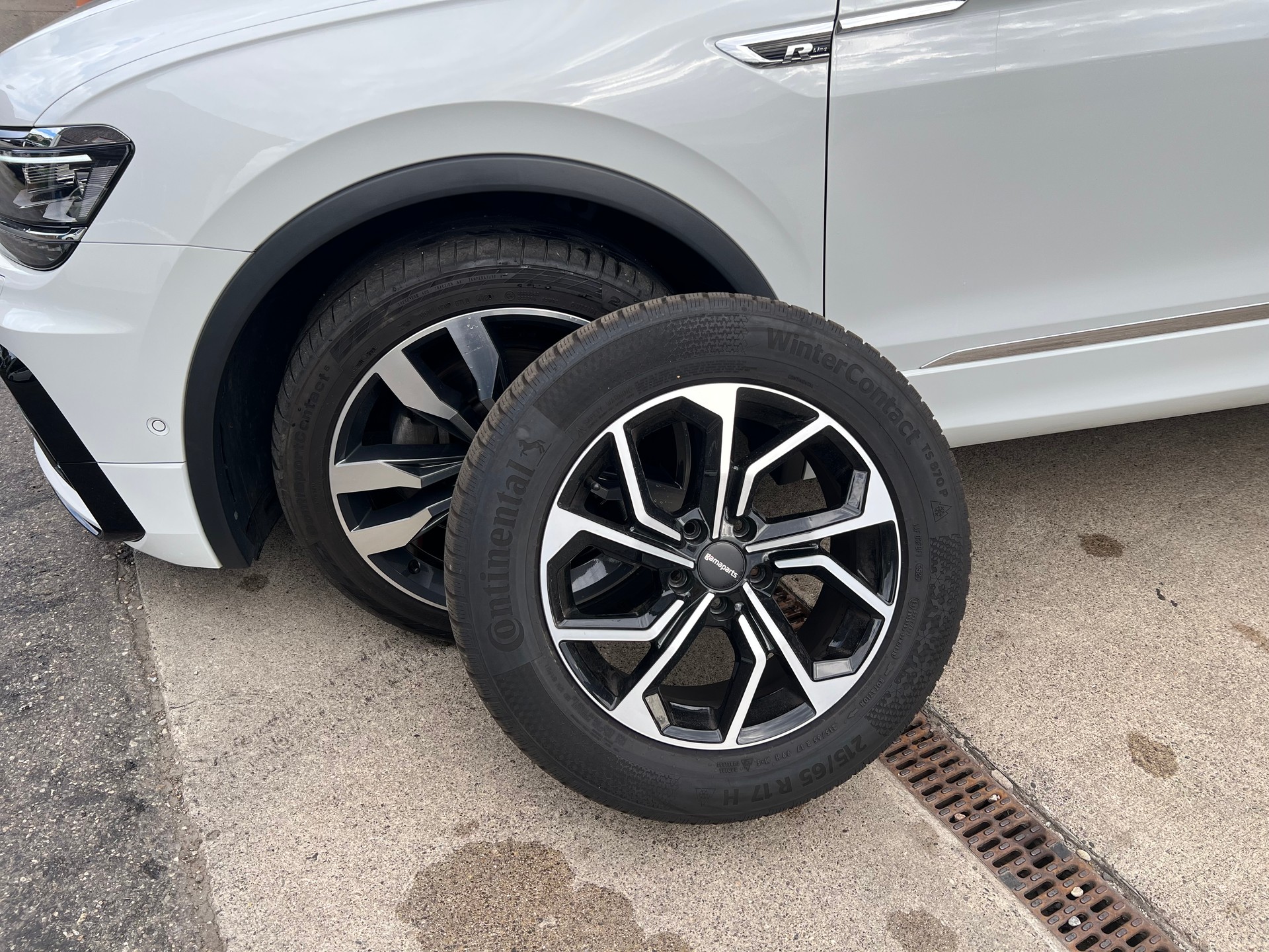 VW Tiguan Allspace 2.0 TDI SCR R-Line 4Motion DSG-image-3