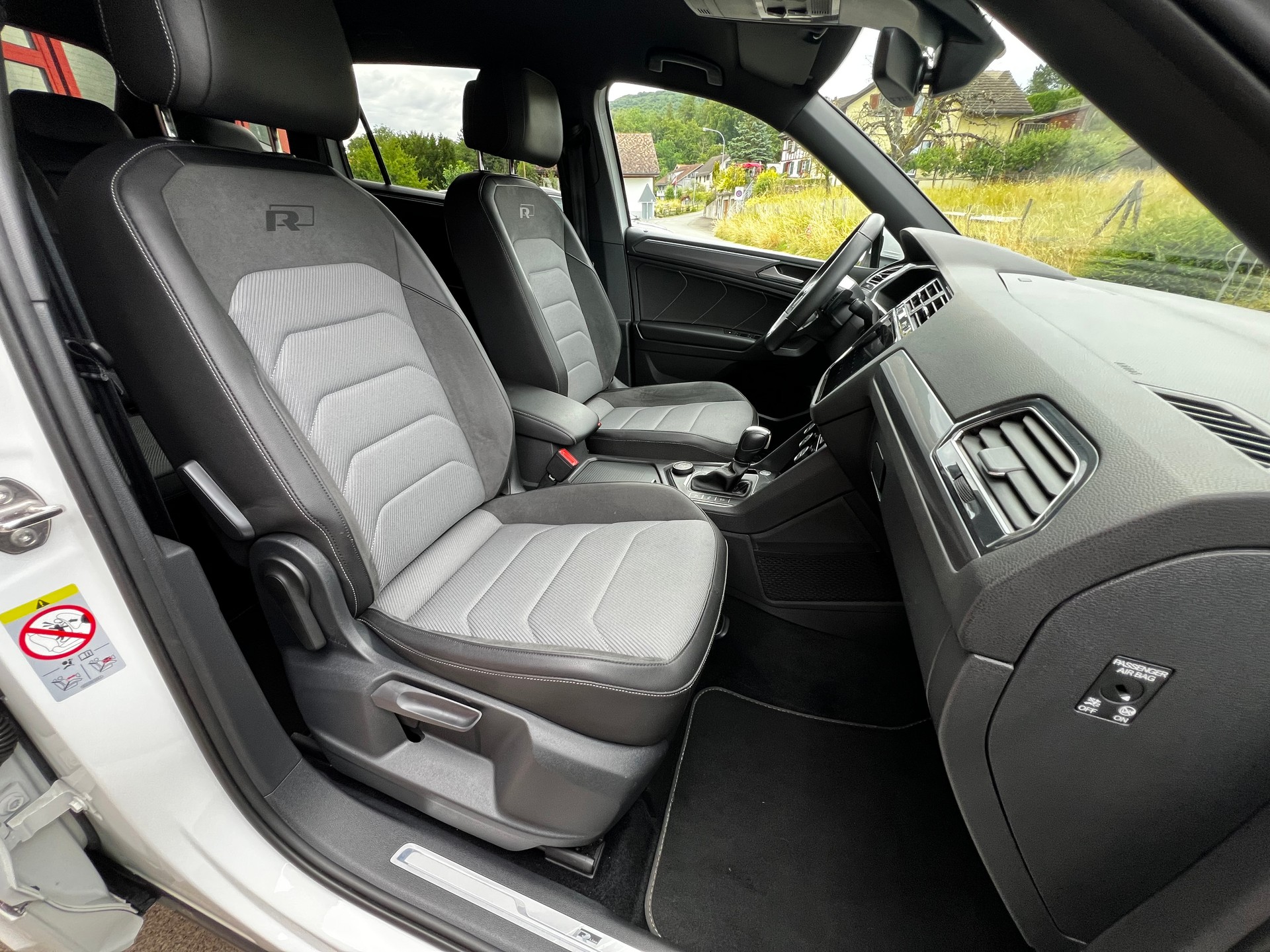 VW Tiguan Allspace 2.0 TDI SCR R-Line 4Motion DSG-image-14
