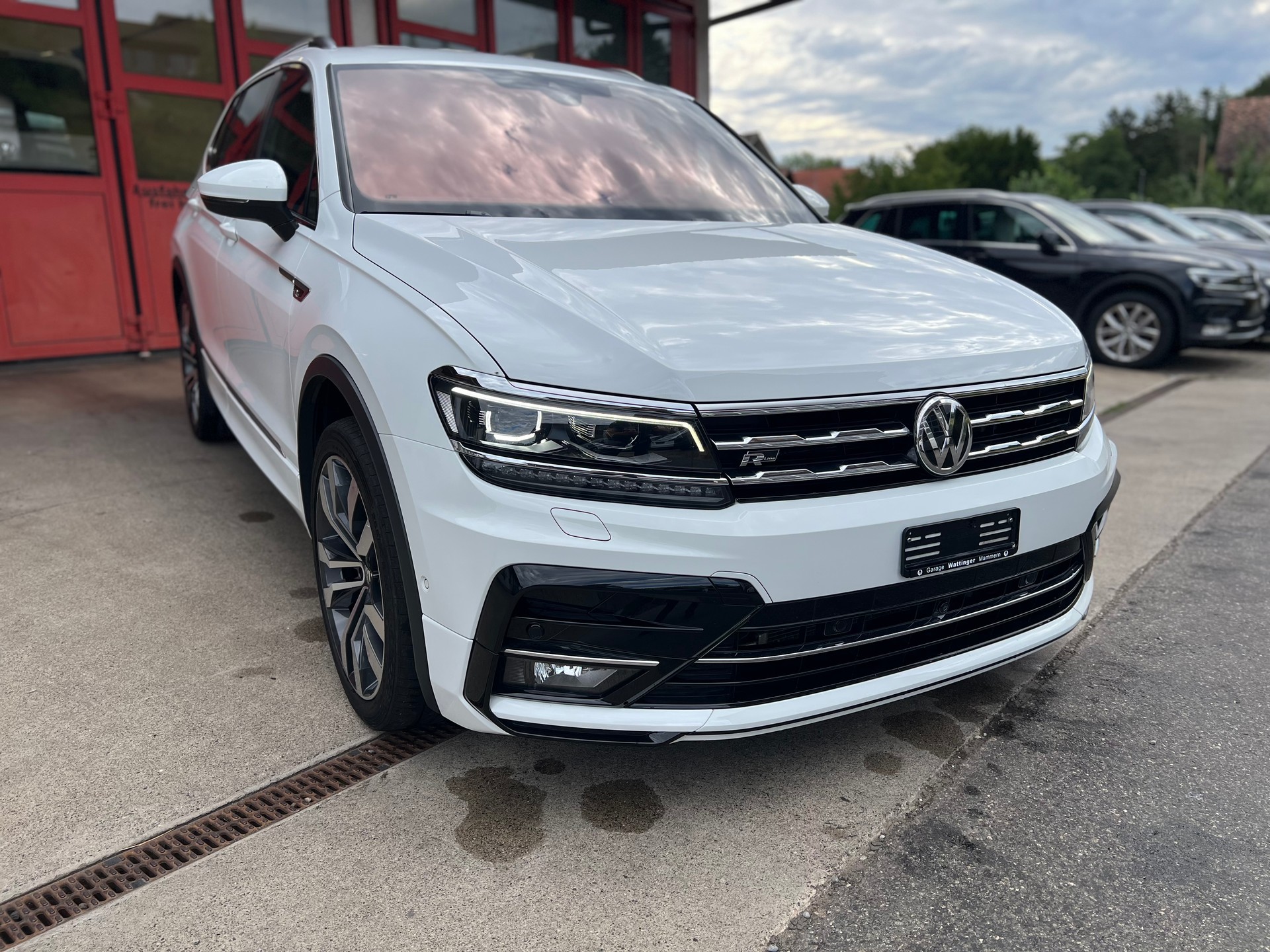 VW Tiguan Allspace 2.0 TDI SCR R-Line 4Motion DSG-image-13