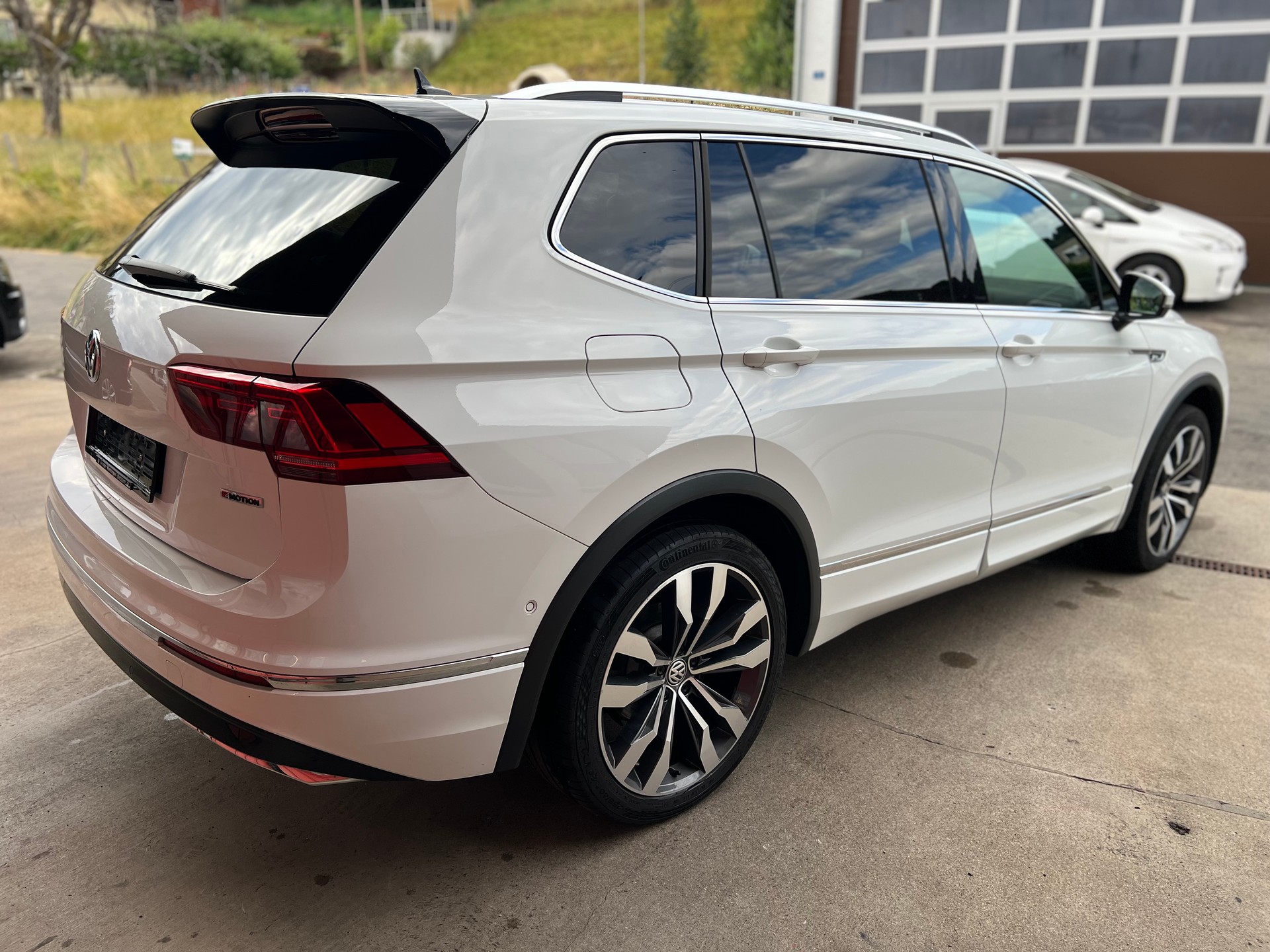 VW Tiguan Allspace 2.0 TDI SCR R-Line 4Motion DSG-image-10