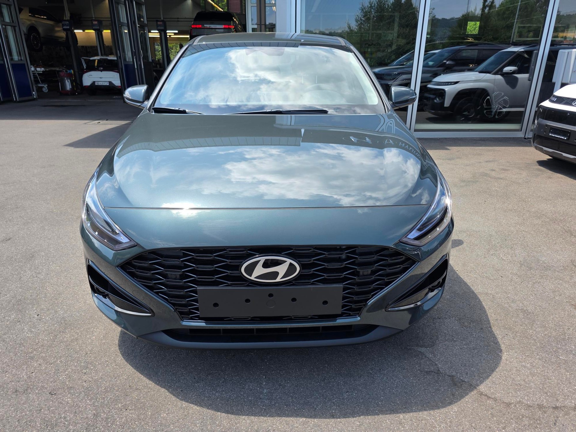 HYUNDAI i30 1.6 T-GDi Amplia DCT-image-1