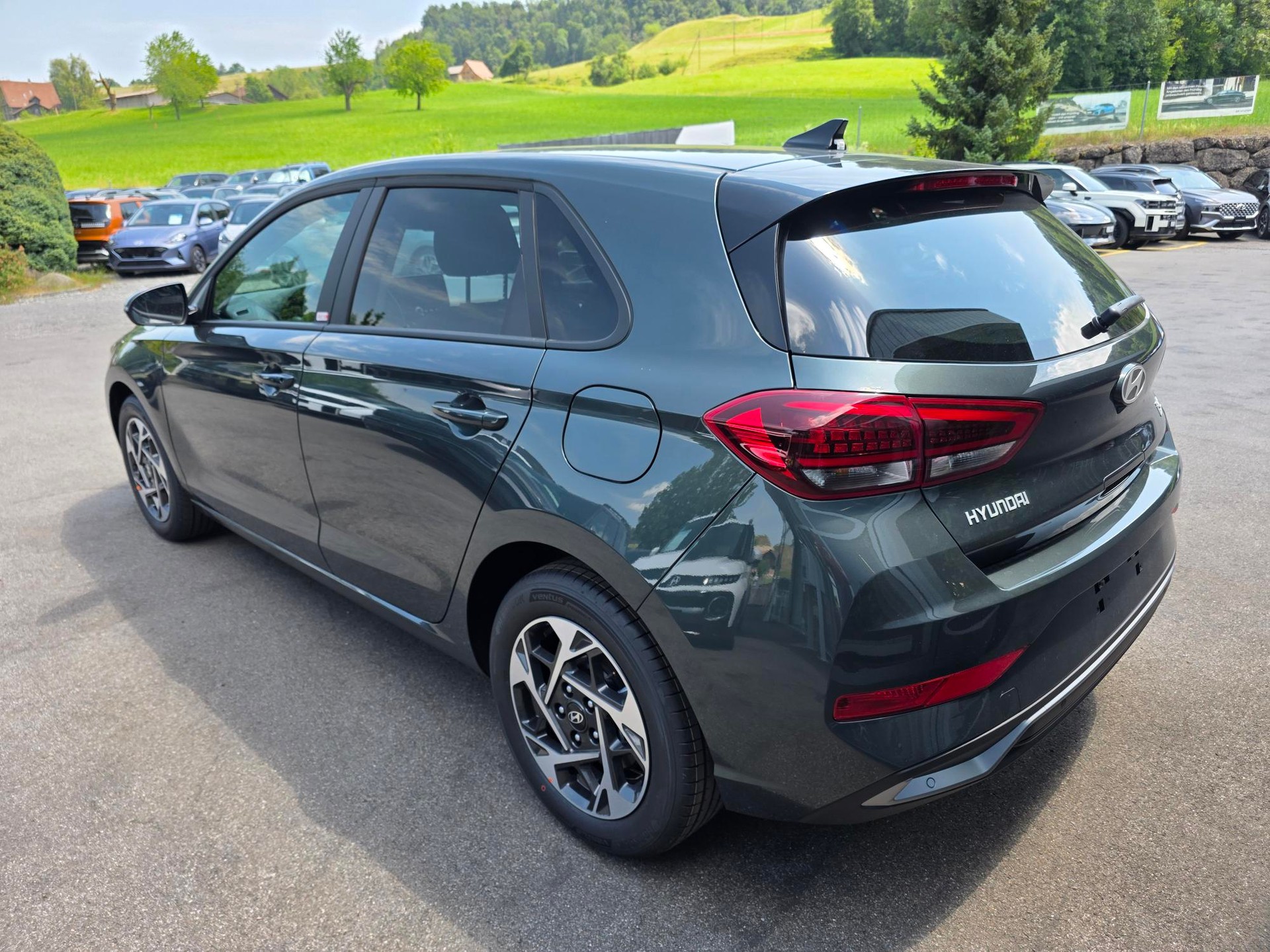 HYUNDAI i30 1.6 T-GDi Amplia DCT-image-4