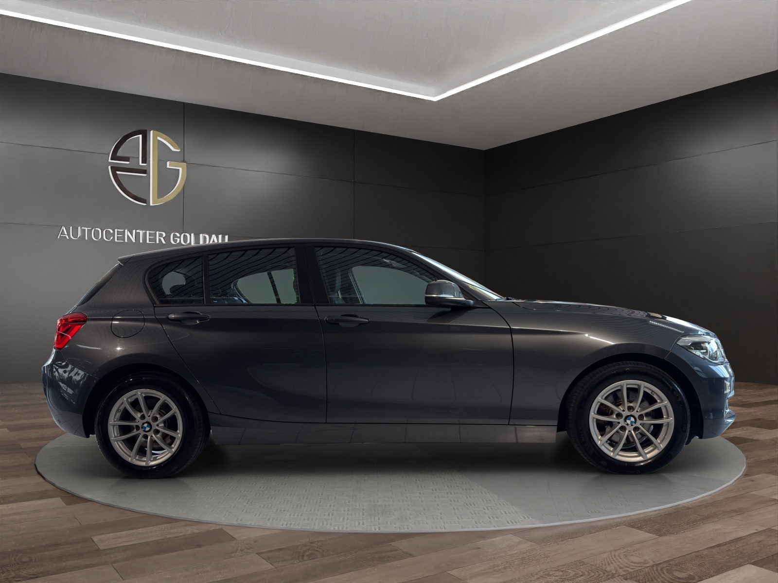 BMW 120d xDrive Steptronic-image-4