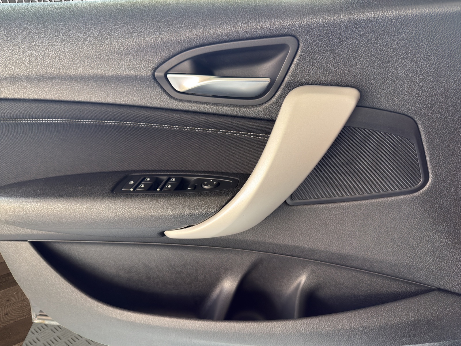 BMW 120d xDrive Steptronic-image-10