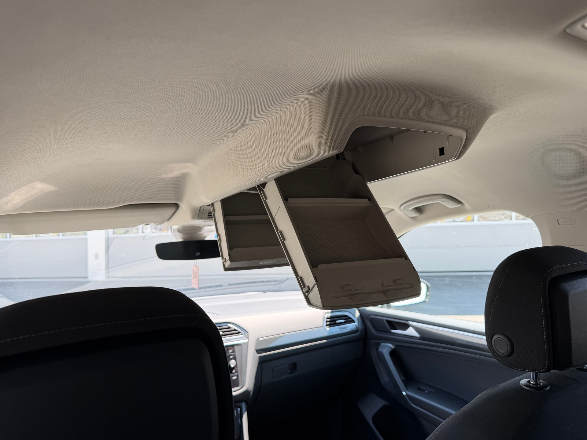 VW Tiguan Allspace 2.0 TDI SCR Trendline 4Motion DSG-image-9