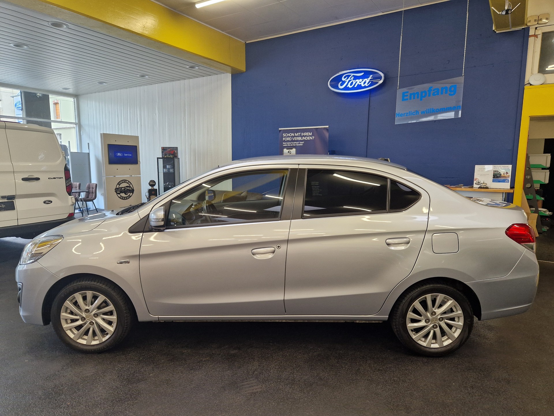 MITSUBISHI Attrage 1.2 Intense-image-1