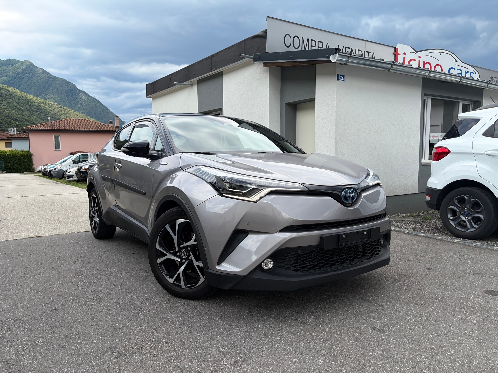 TOYOTA C-HR 1.8 HSD Style CVT-image-0