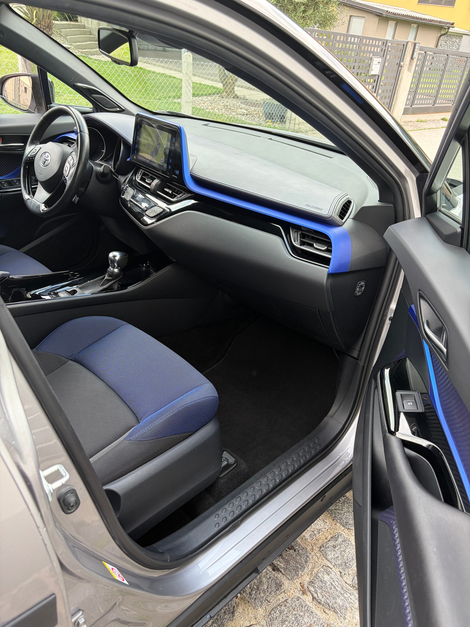 TOYOTA C-HR 1.8 HSD Style CVT-image-9
