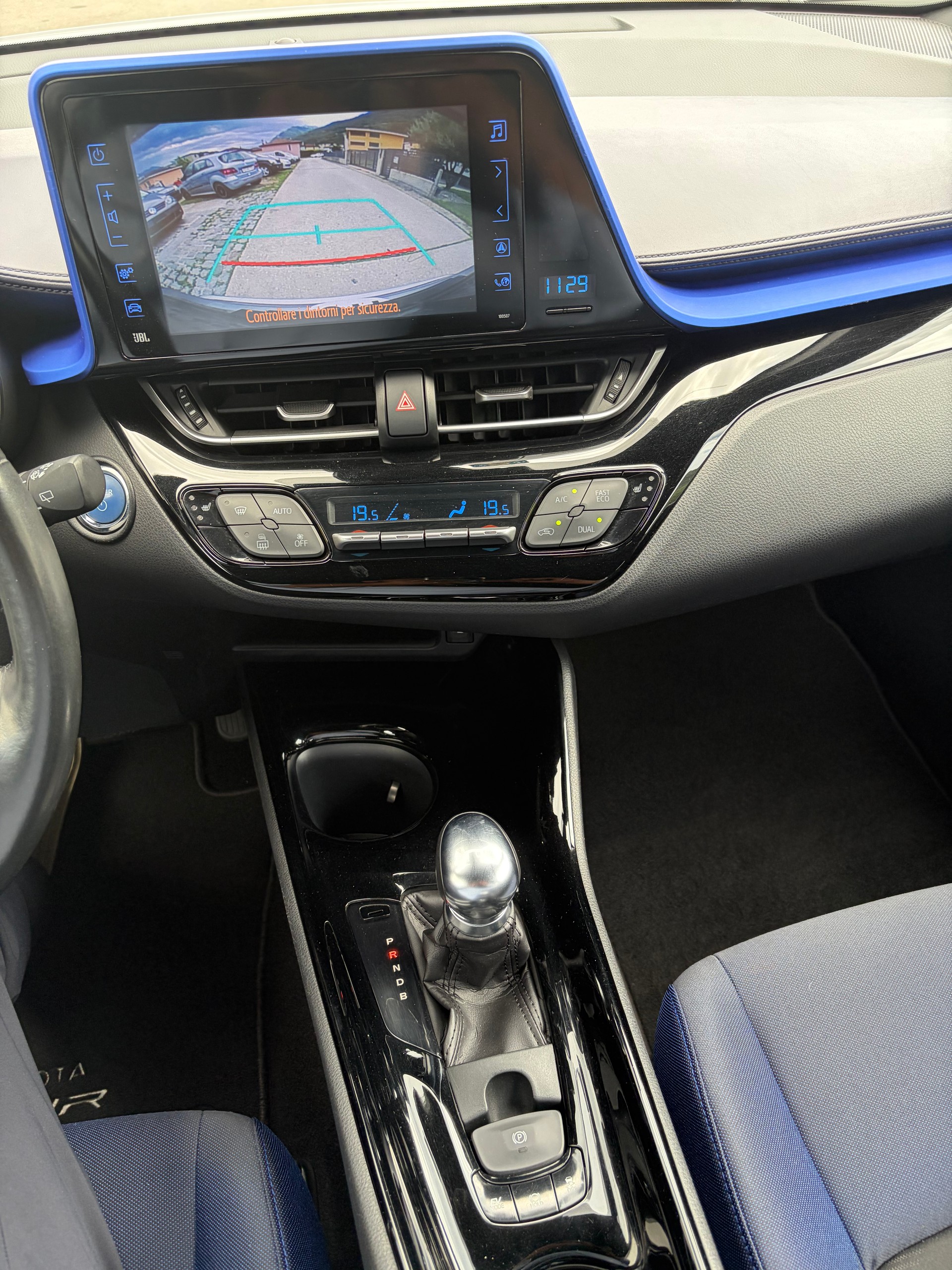 TOYOTA C-HR 1.8 HSD Style CVT-image-13
