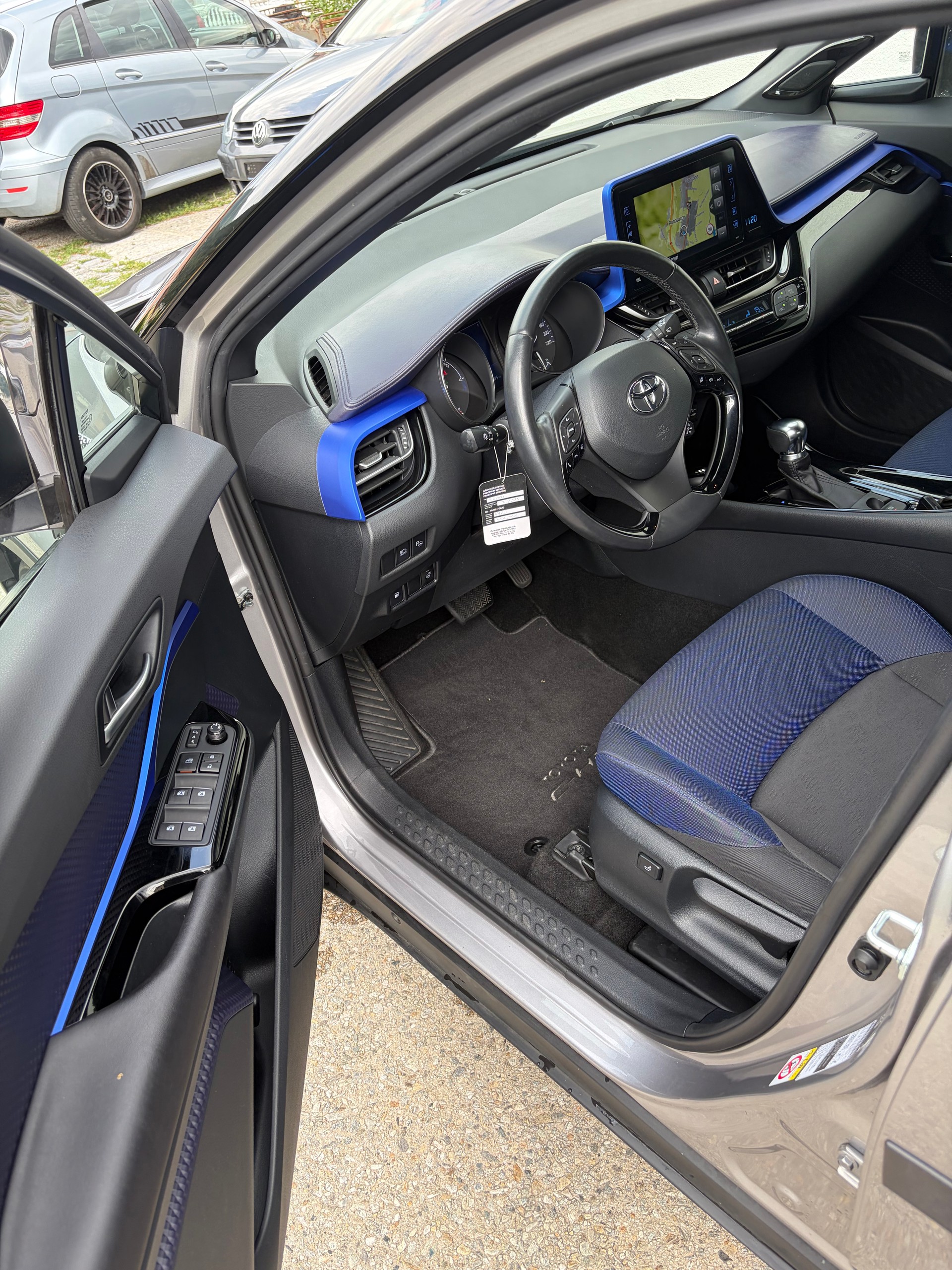 TOYOTA C-HR 1.8 HSD Style CVT-image-12