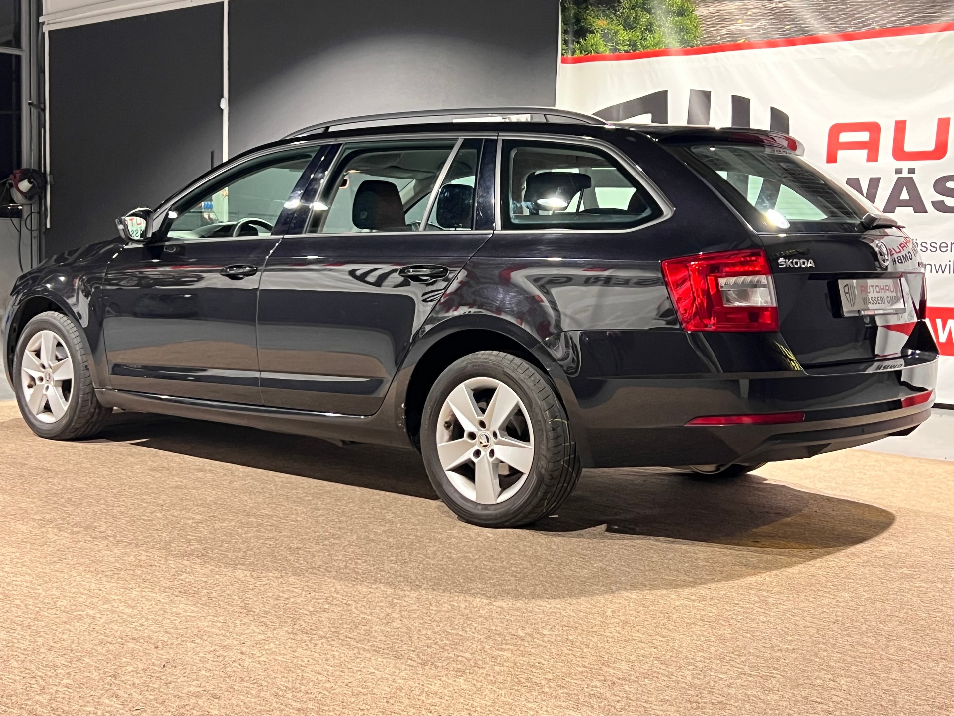 SKODA Octavia Combi 1.5 TSI Swiss Line-image-5