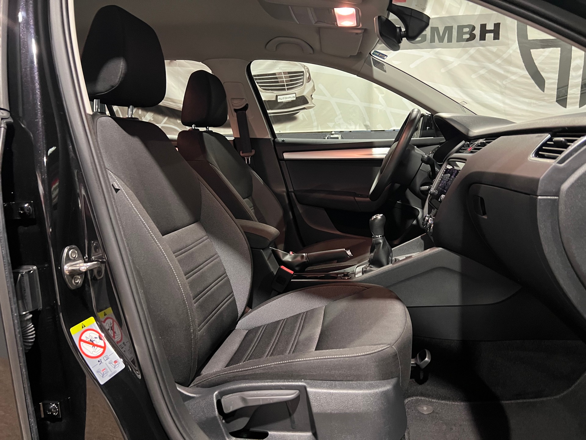 SKODA Octavia Combi 1.5 TSI Swiss Line-image-13