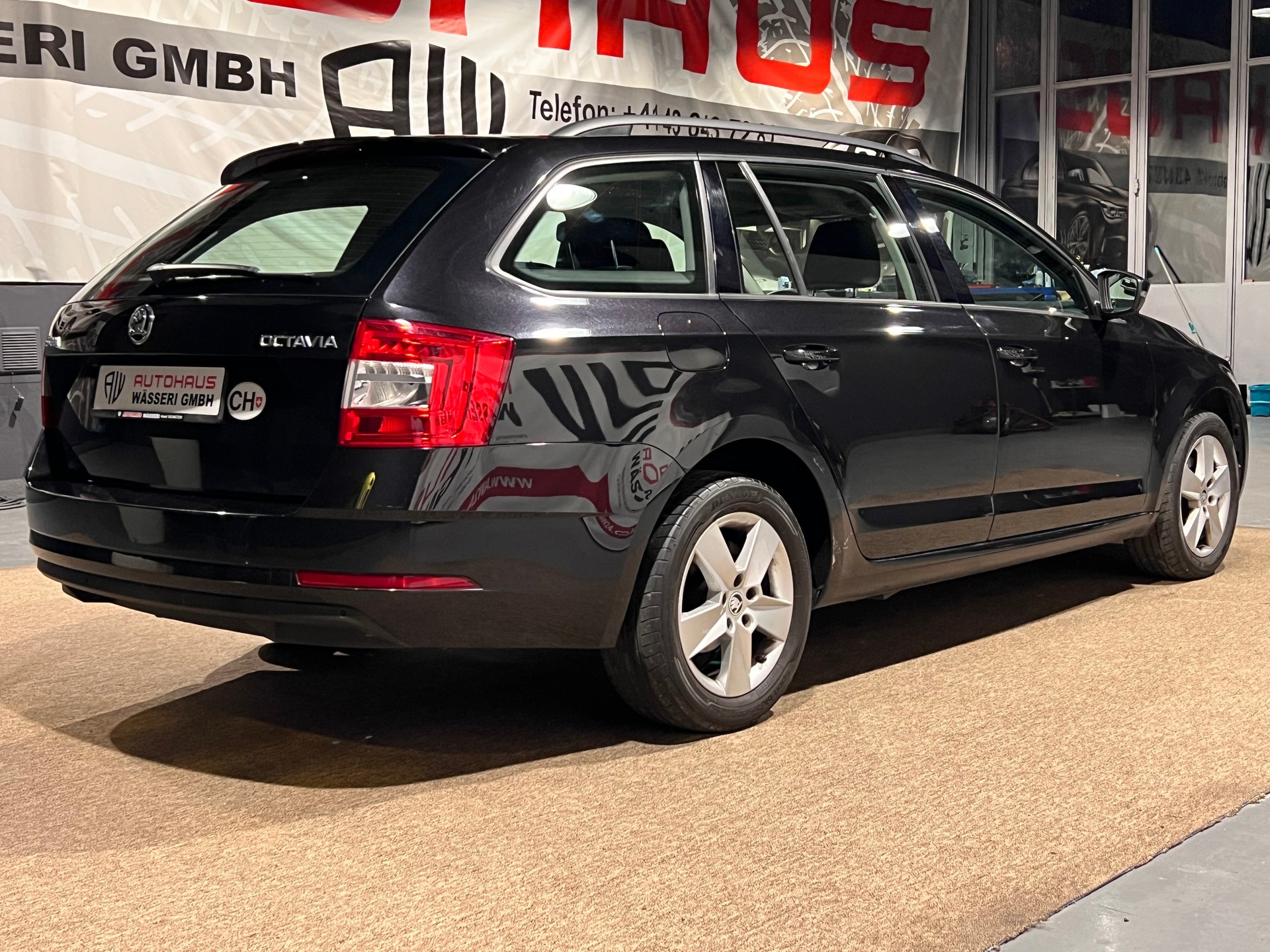 SKODA Octavia Combi 1.5 TSI Swiss Line-image-2