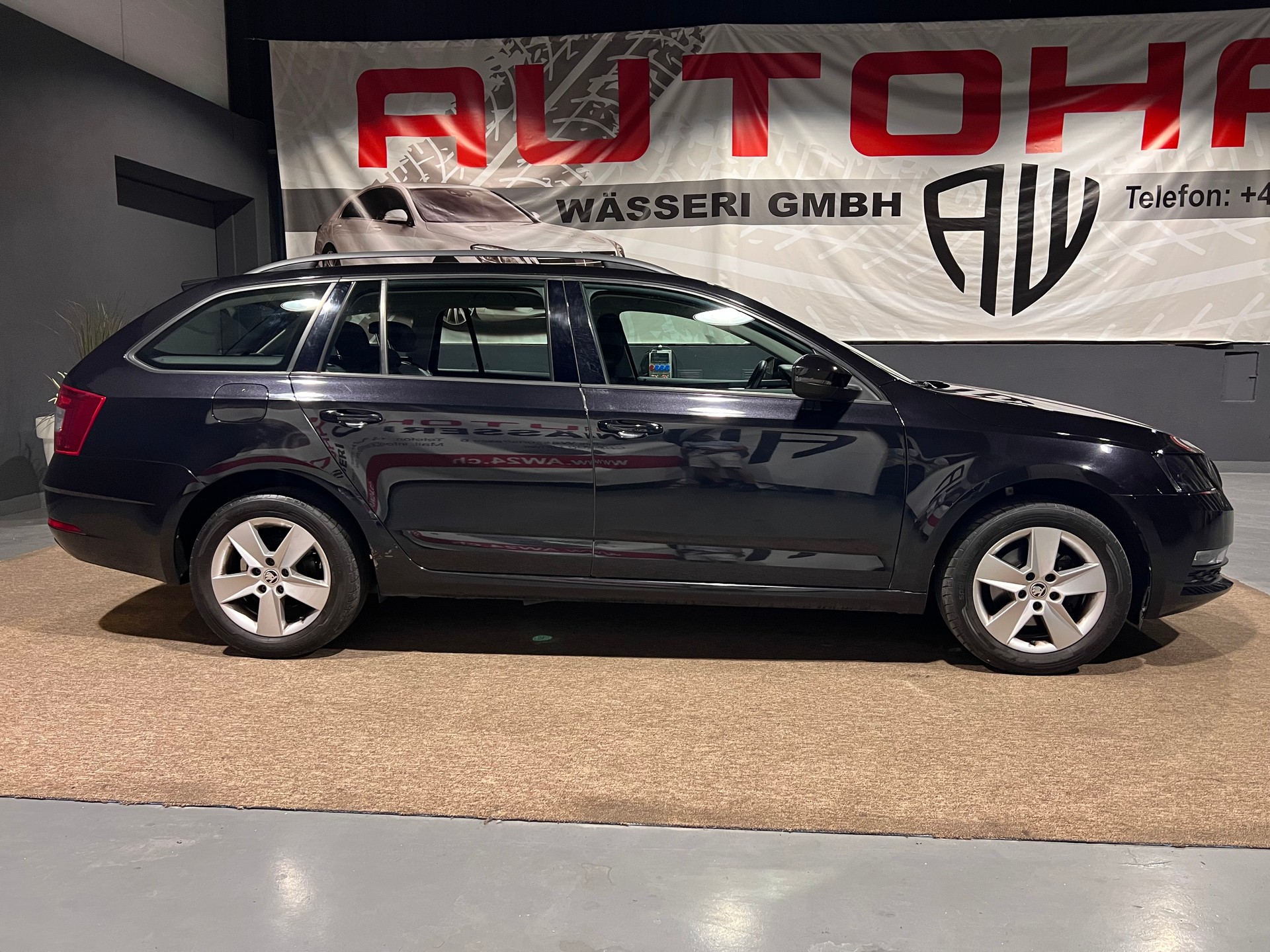 SKODA Octavia Combi 1.5 TSI Swiss Line-image-1