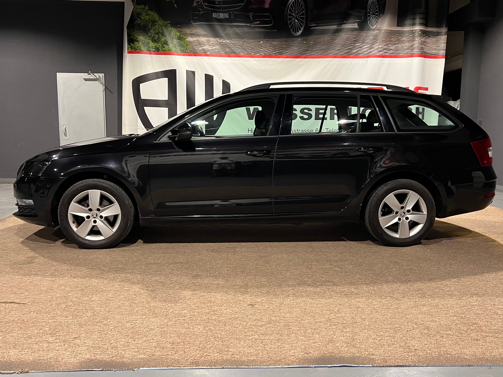 SKODA Octavia Combi 1.5 TSI Swiss Line-image-6