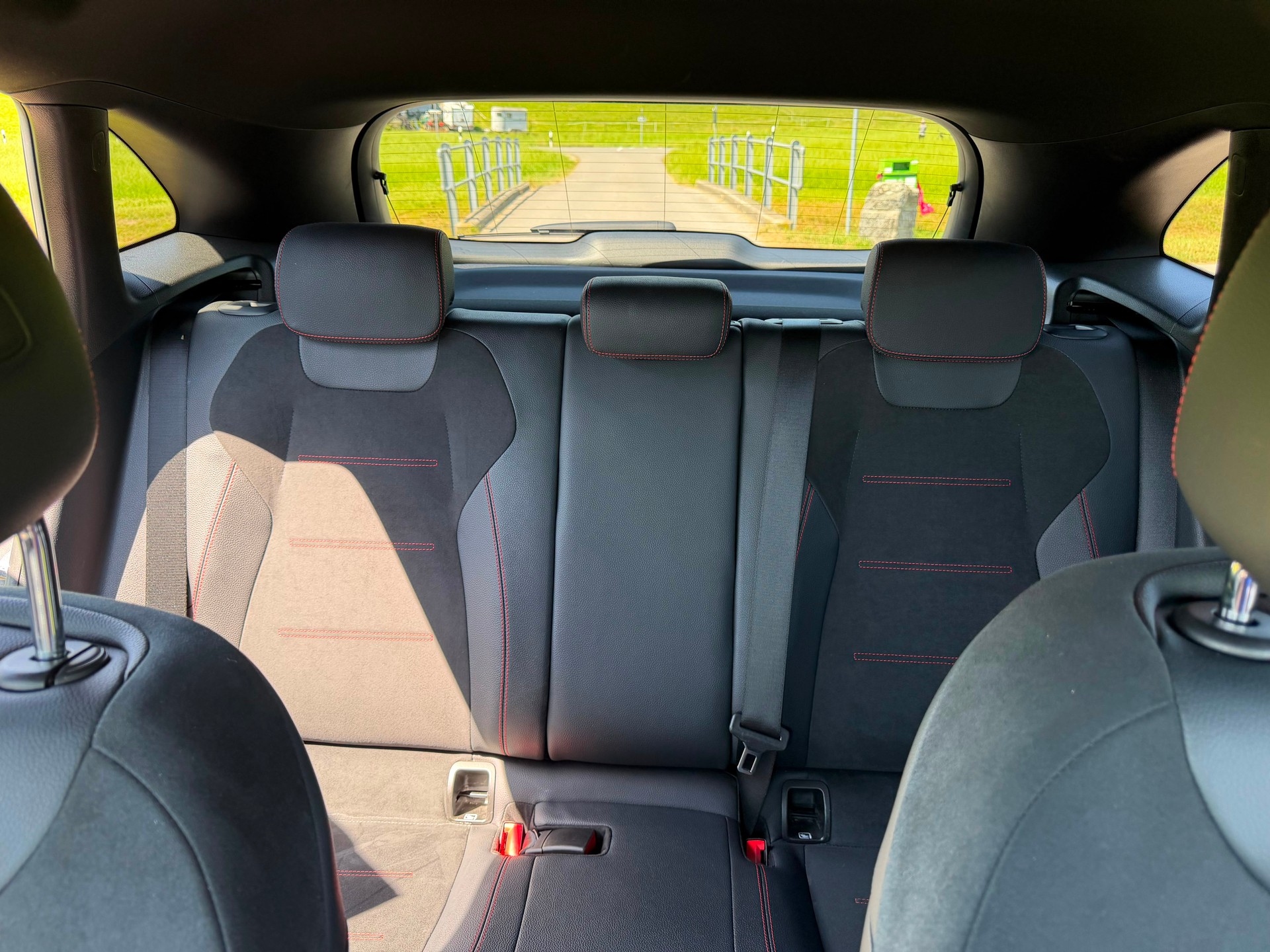 MERCEDES-BENZ AMG Line 4 Matic-image-5