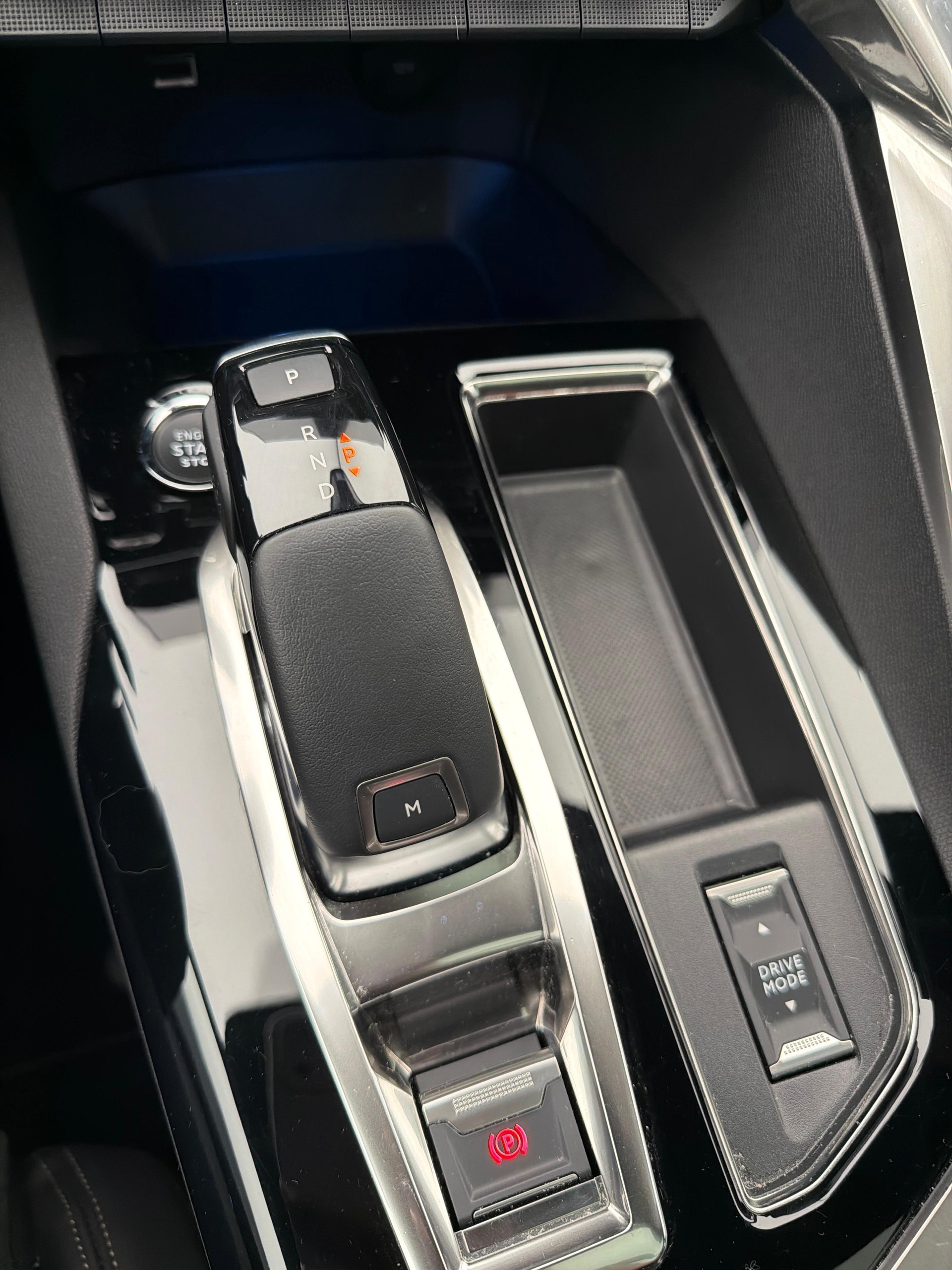 PEUGEOT 3008 1.2 PureTech GT Pack-image-18