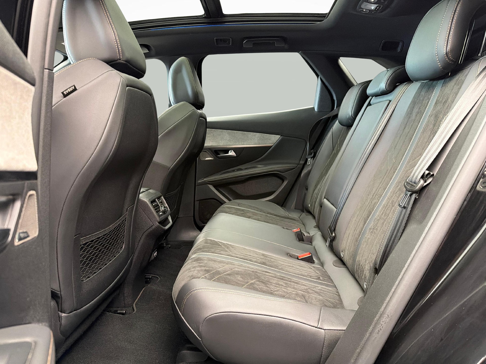 PEUGEOT 3008 1.2 PureTech GT Pack-image-10