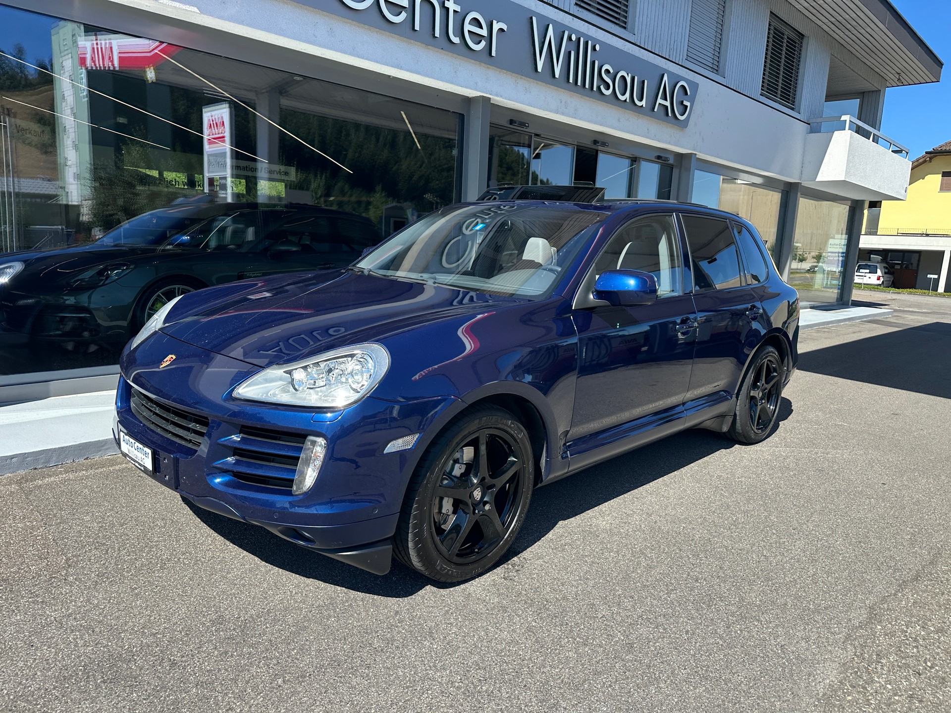 PORSCHE Cayenne S-image-1