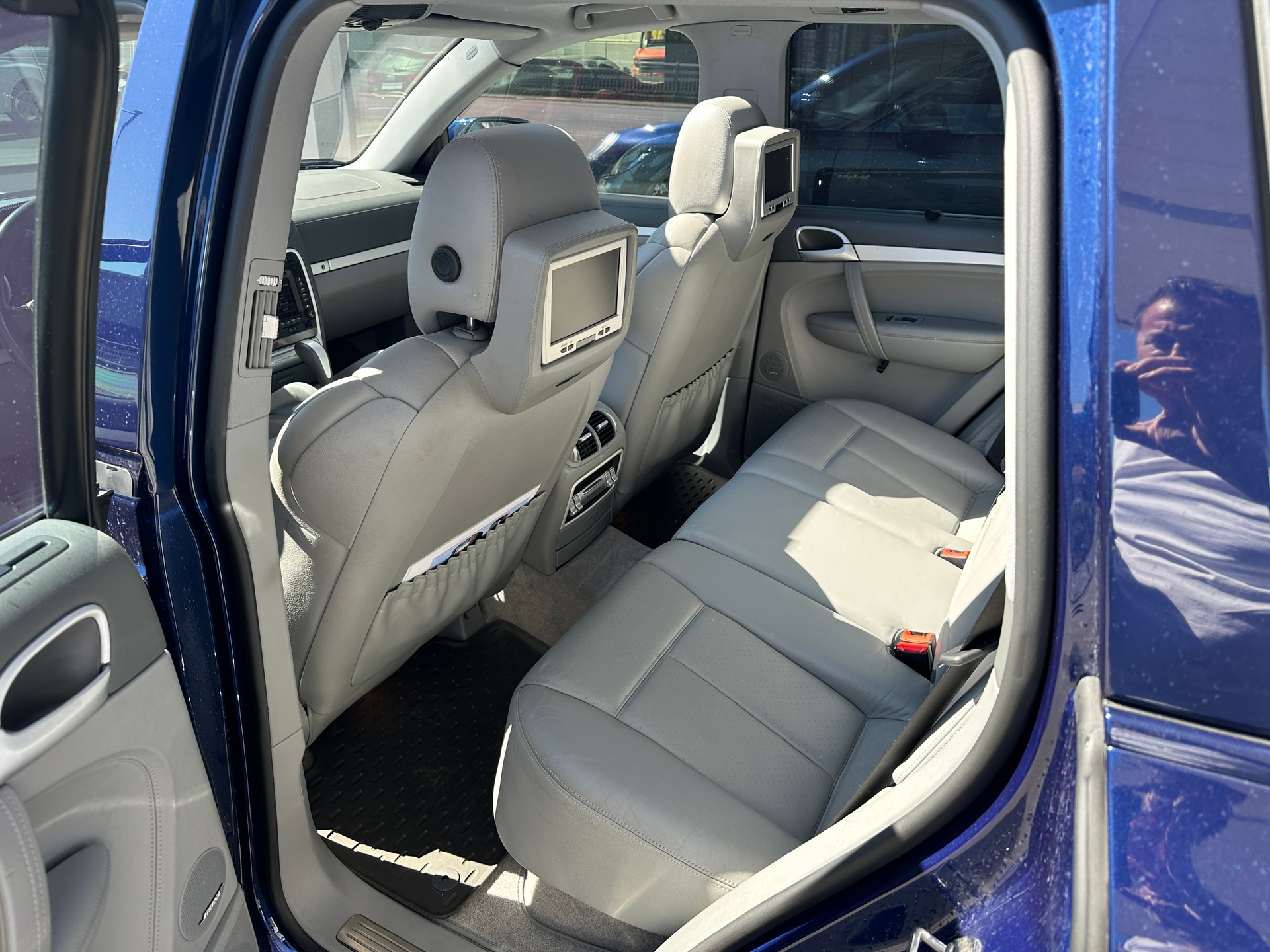 PORSCHE Cayenne S-image-7