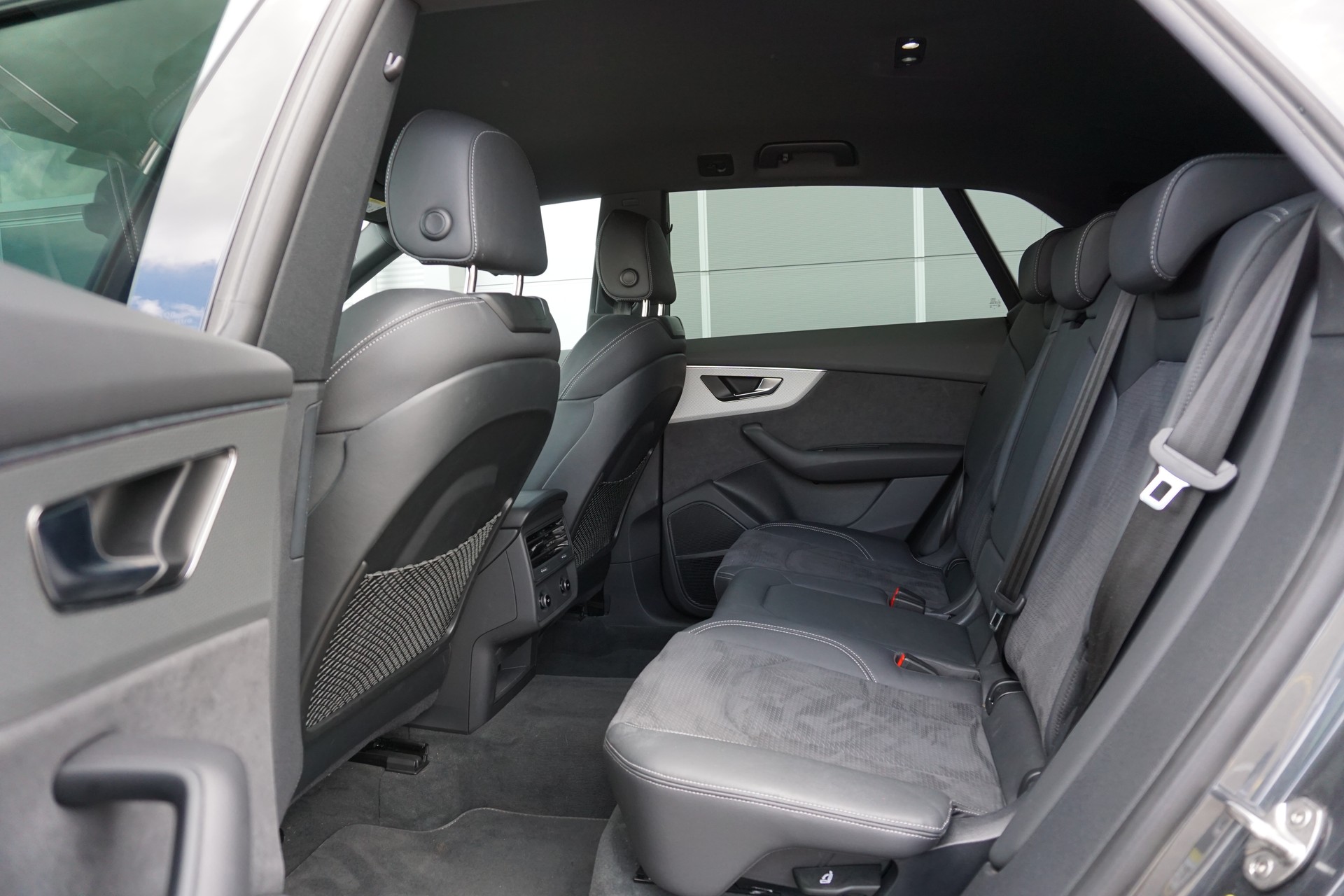 AUDI SQ8 SUV TFSI quattro tiptronic-image-13