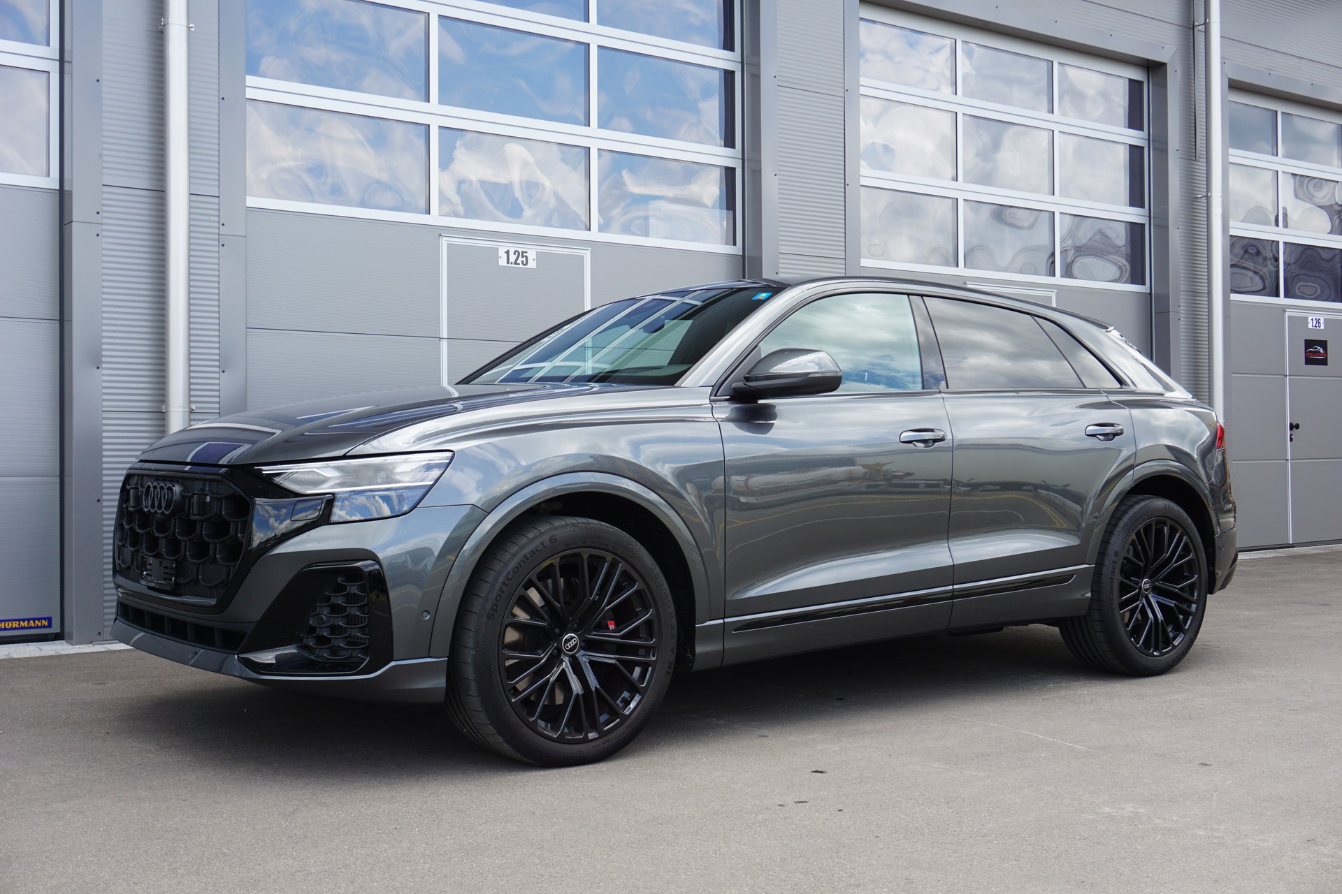 AUDI SQ8 SUV TFSI quattro tiptronic-image-1