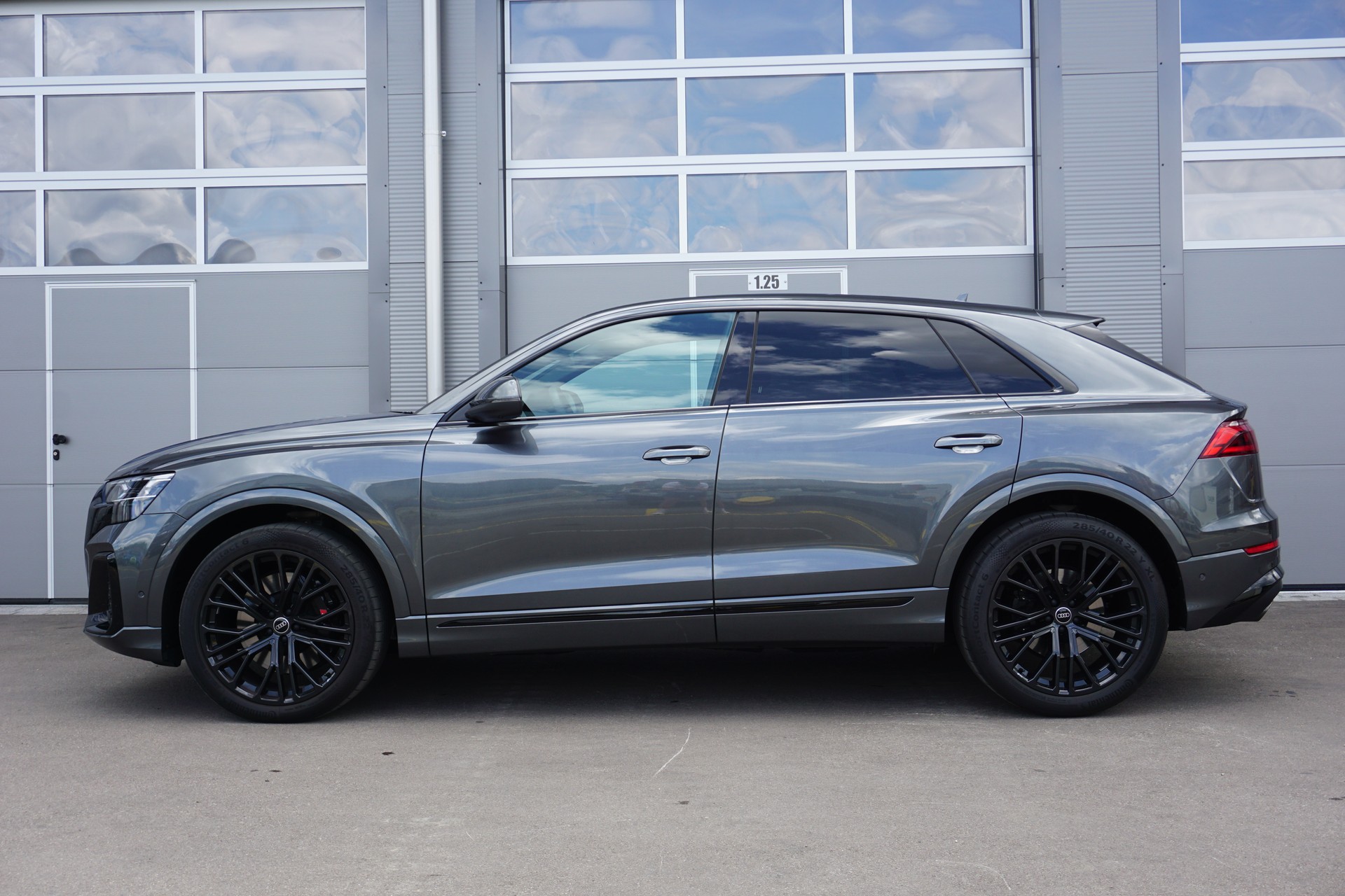 AUDI SQ8 SUV TFSI quattro tiptronic-image-2