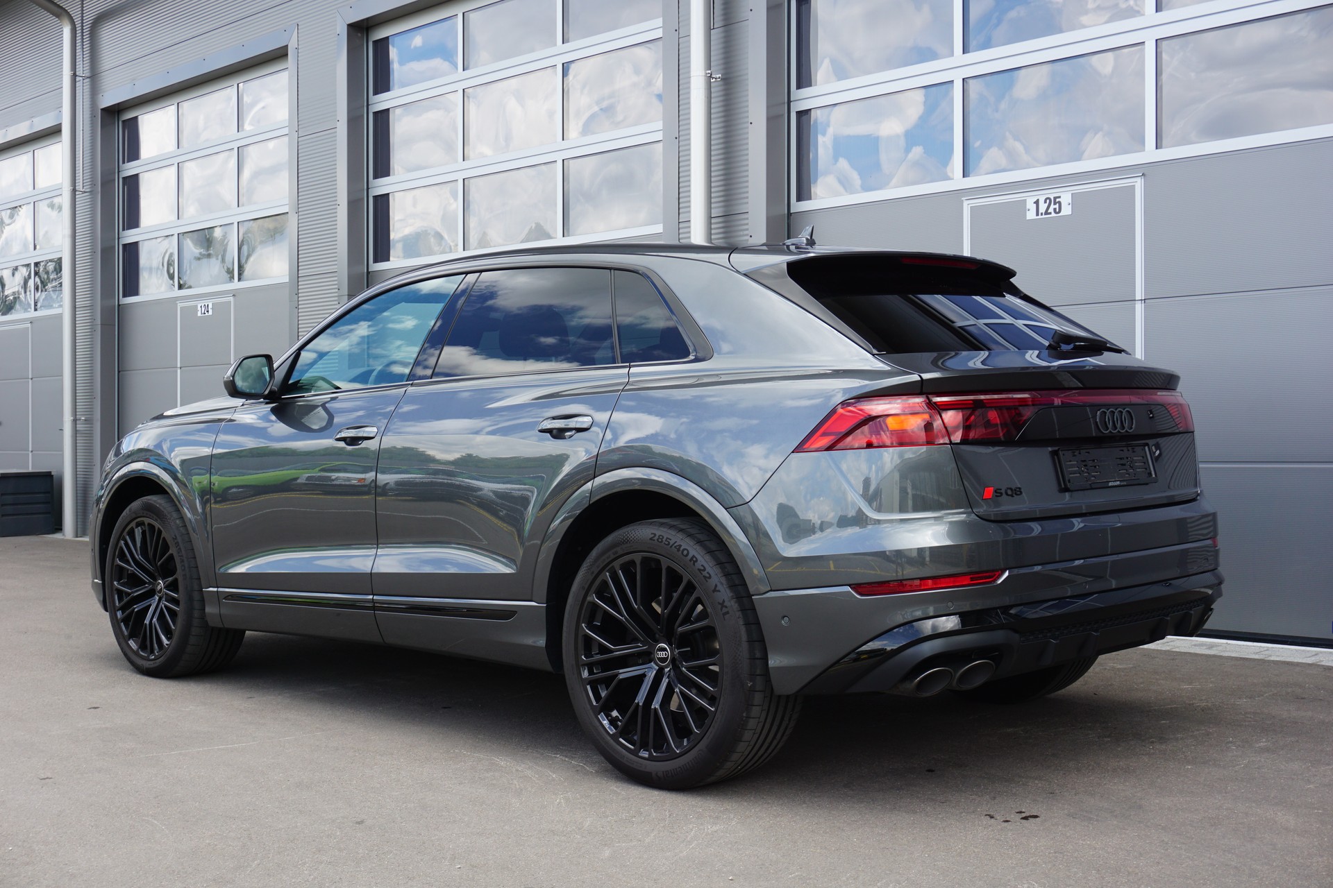 AUDI SQ8 SUV TFSI quattro tiptronic-image-3