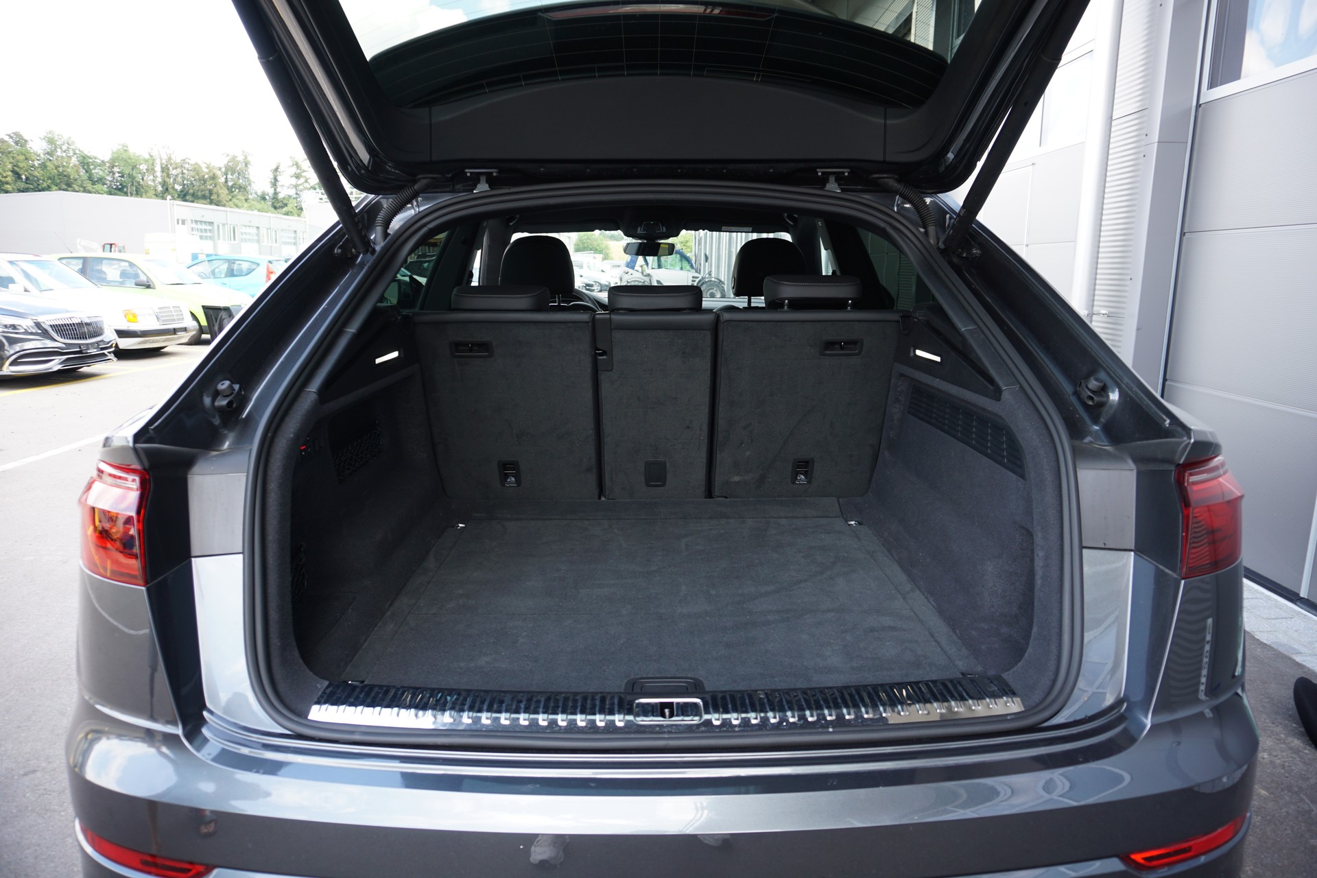 AUDI SQ8 SUV TFSI quattro tiptronic-image-14