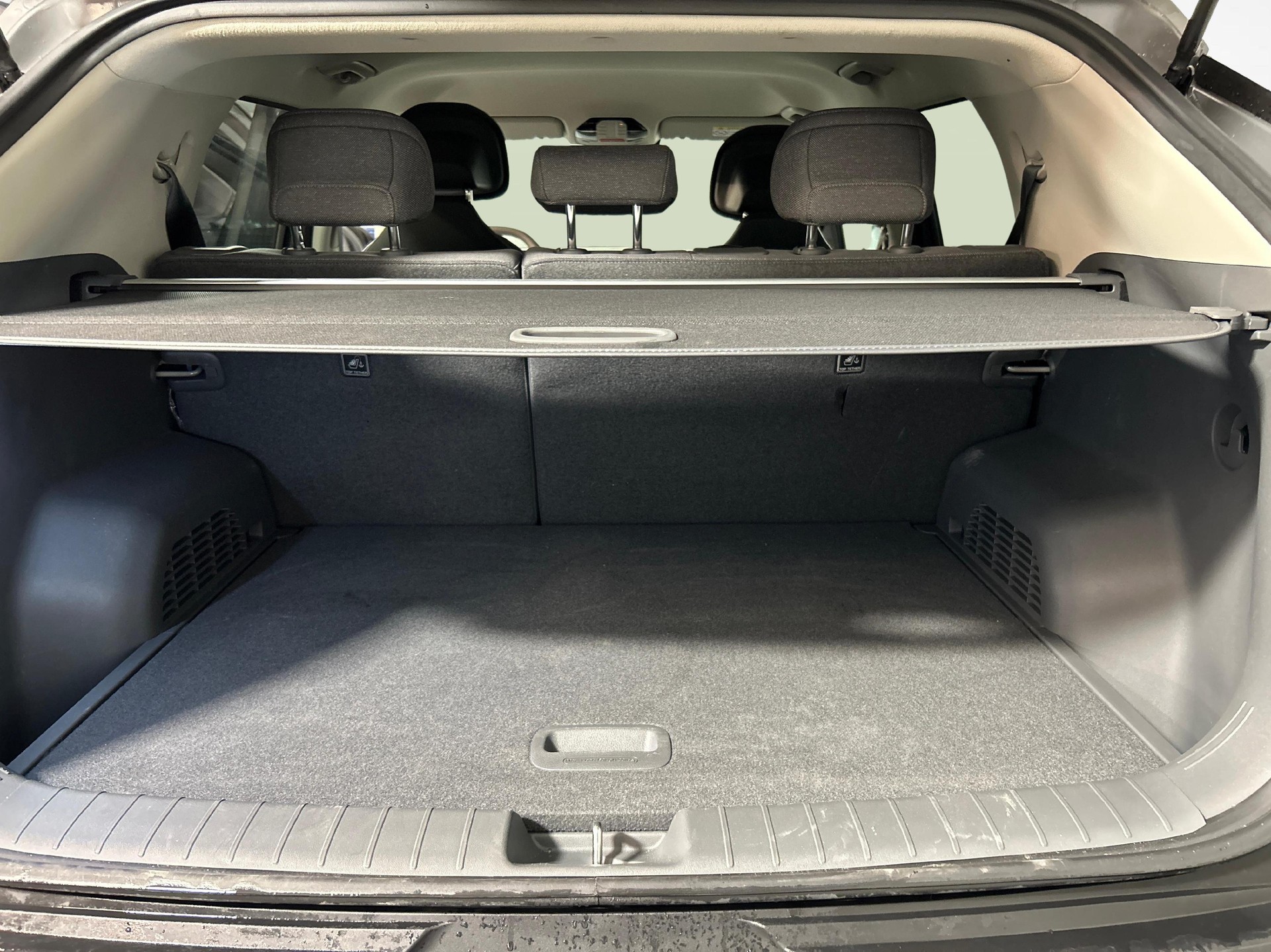 KIA EV3 81 kWh Earth-image-11