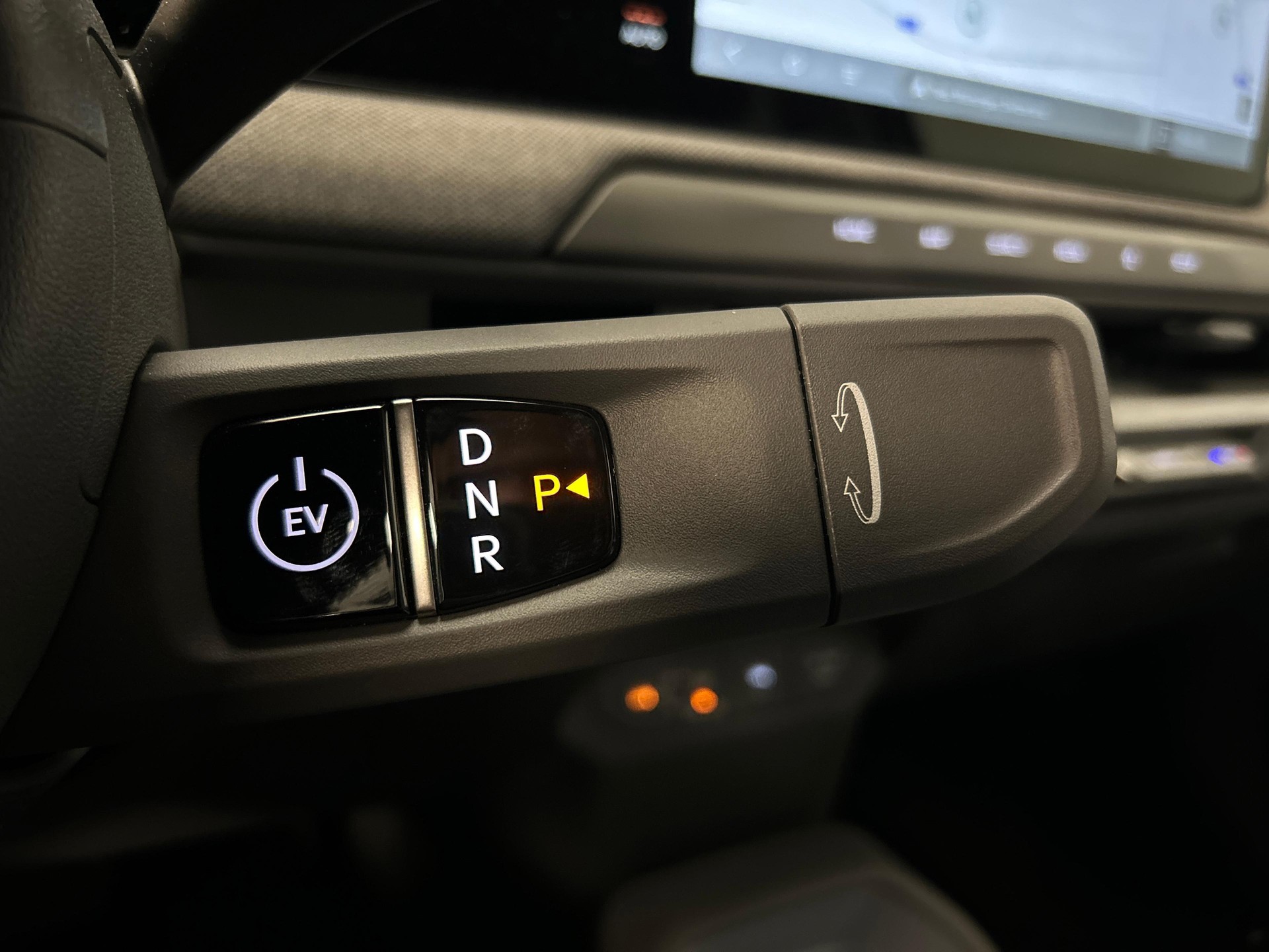 KIA EV3 81 kWh Earth-image-14