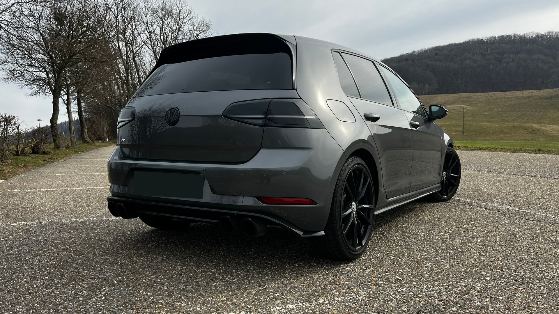 VW 2.0 TSI R 310 DSG 4motion-image-2