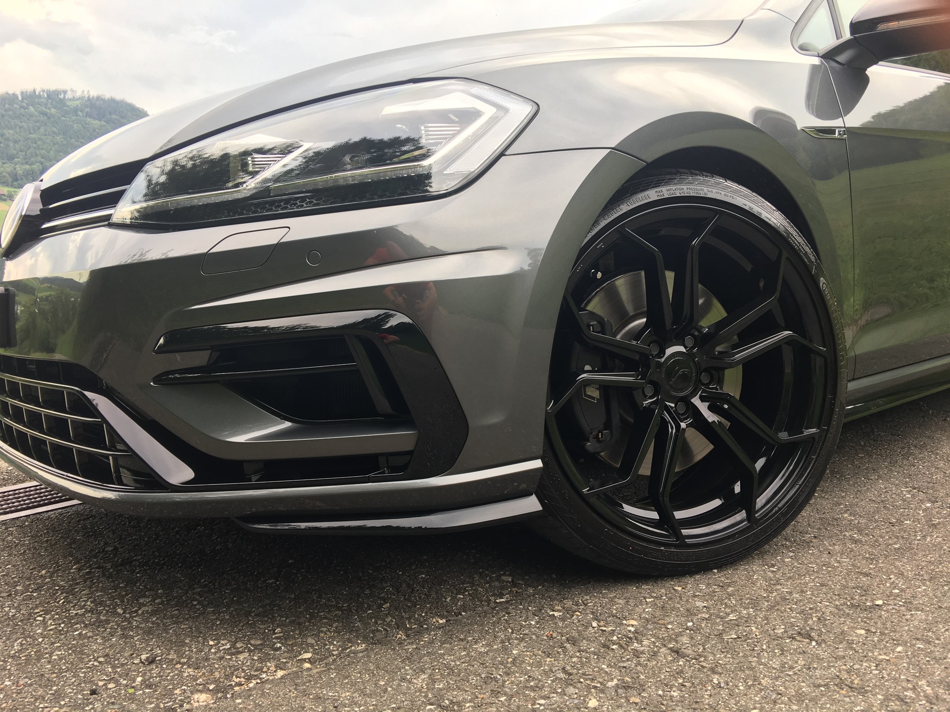 VW 2.0 TSI R 310 DSG 4motion-image-4