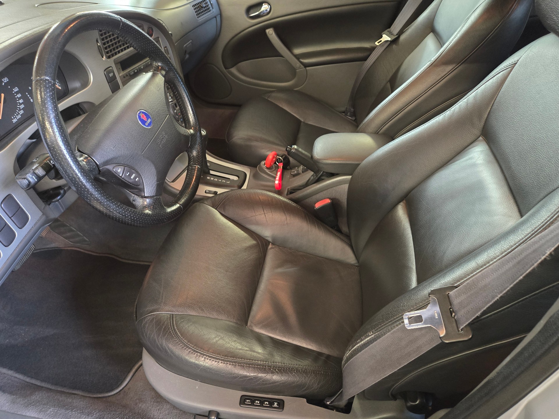 SAAB 9-5 2.3T Aero-image-4