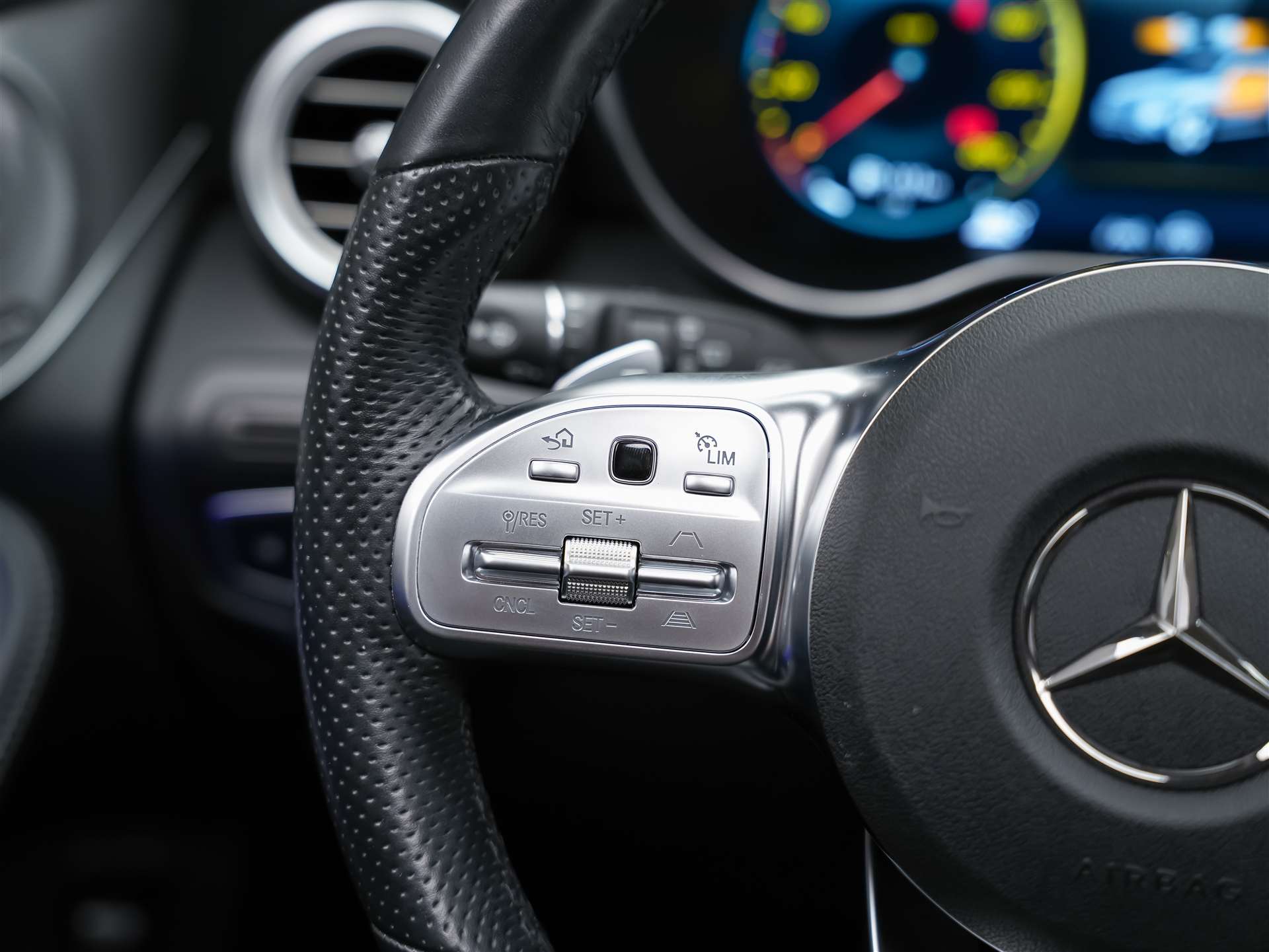 MERCEDES-BENZ GLC 200 AMG Line 4Matic 9G-Tronic *CH Auto*Facelift*EL. Sitze mit Memory*Panorama*-image-30