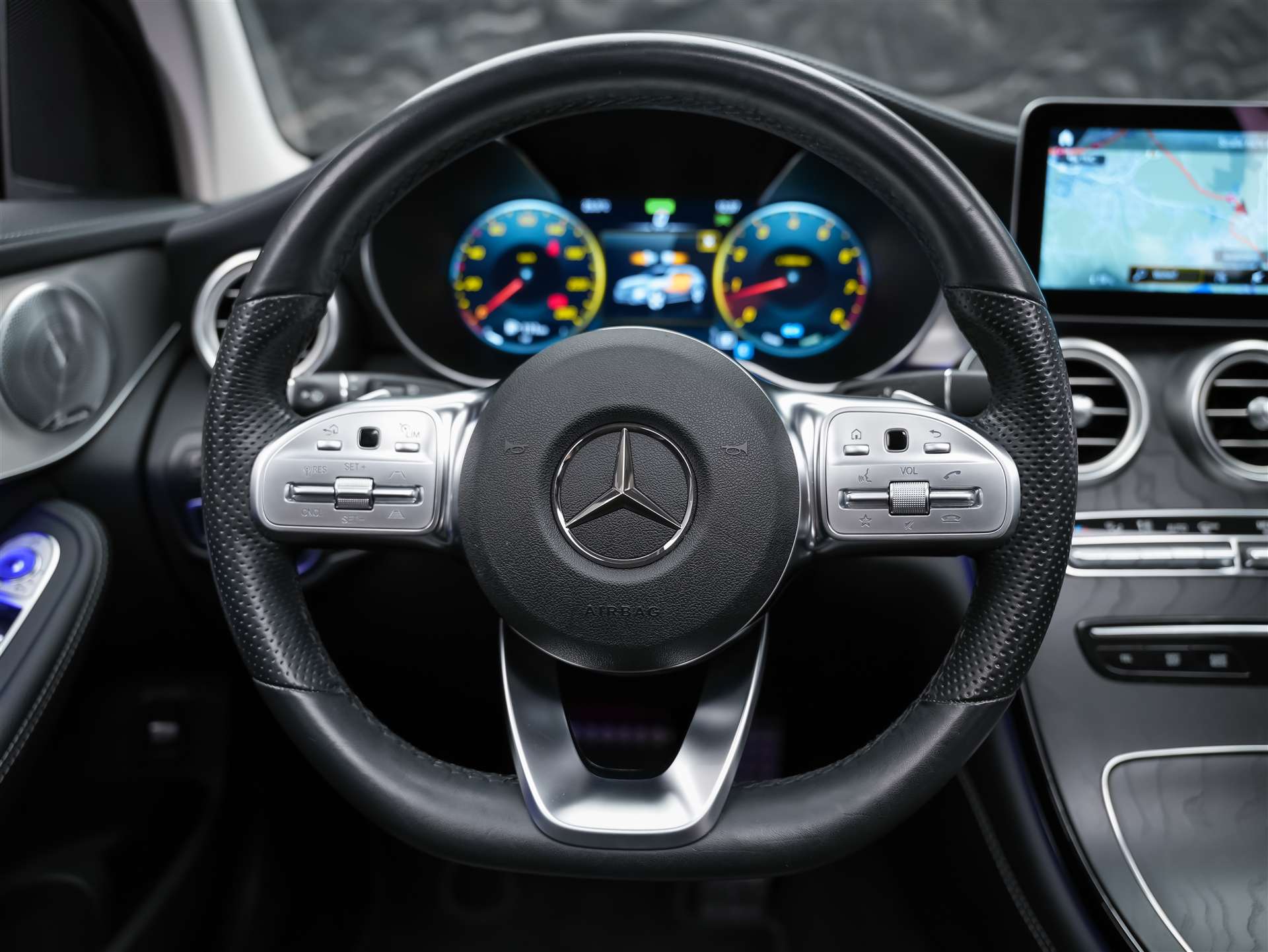 MERCEDES-BENZ GLC 200 AMG Line 4Matic 9G-Tronic *CH Auto*Facelift*EL. Sitze mit Memory*Panorama*-image-29
