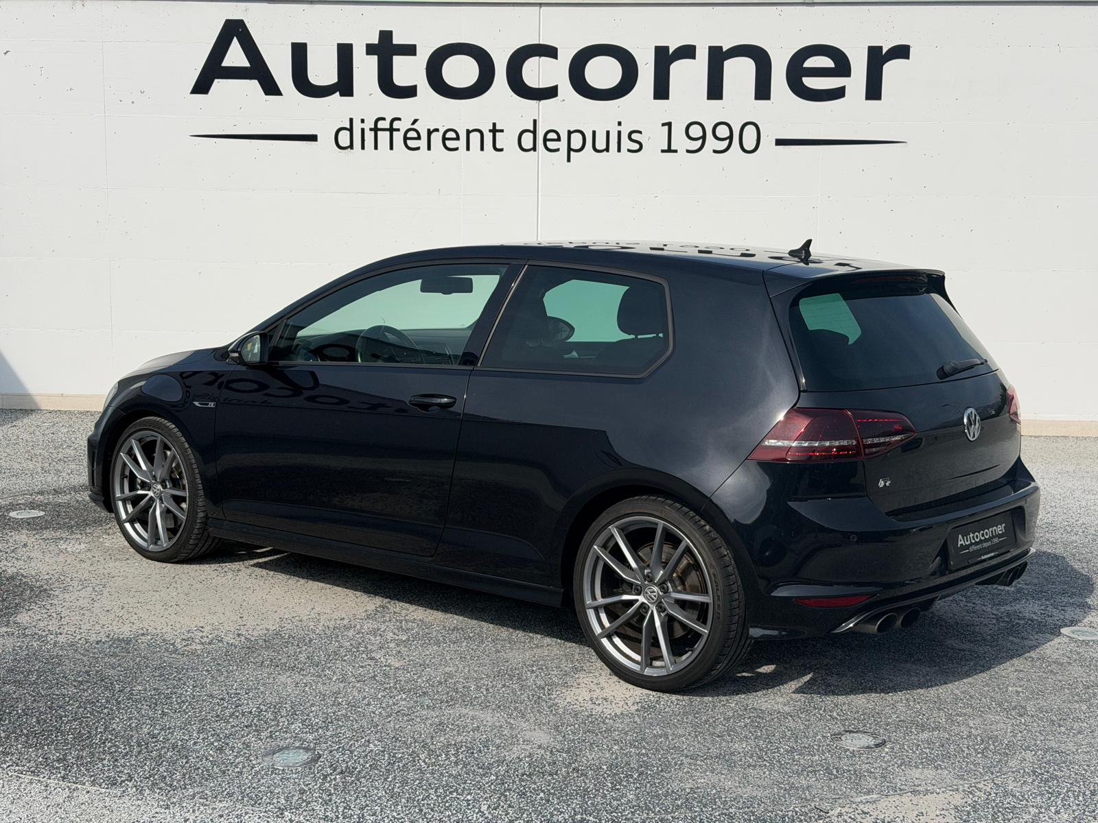 VW Golf 2.0 TSI R 4Motion-showroom-element-2