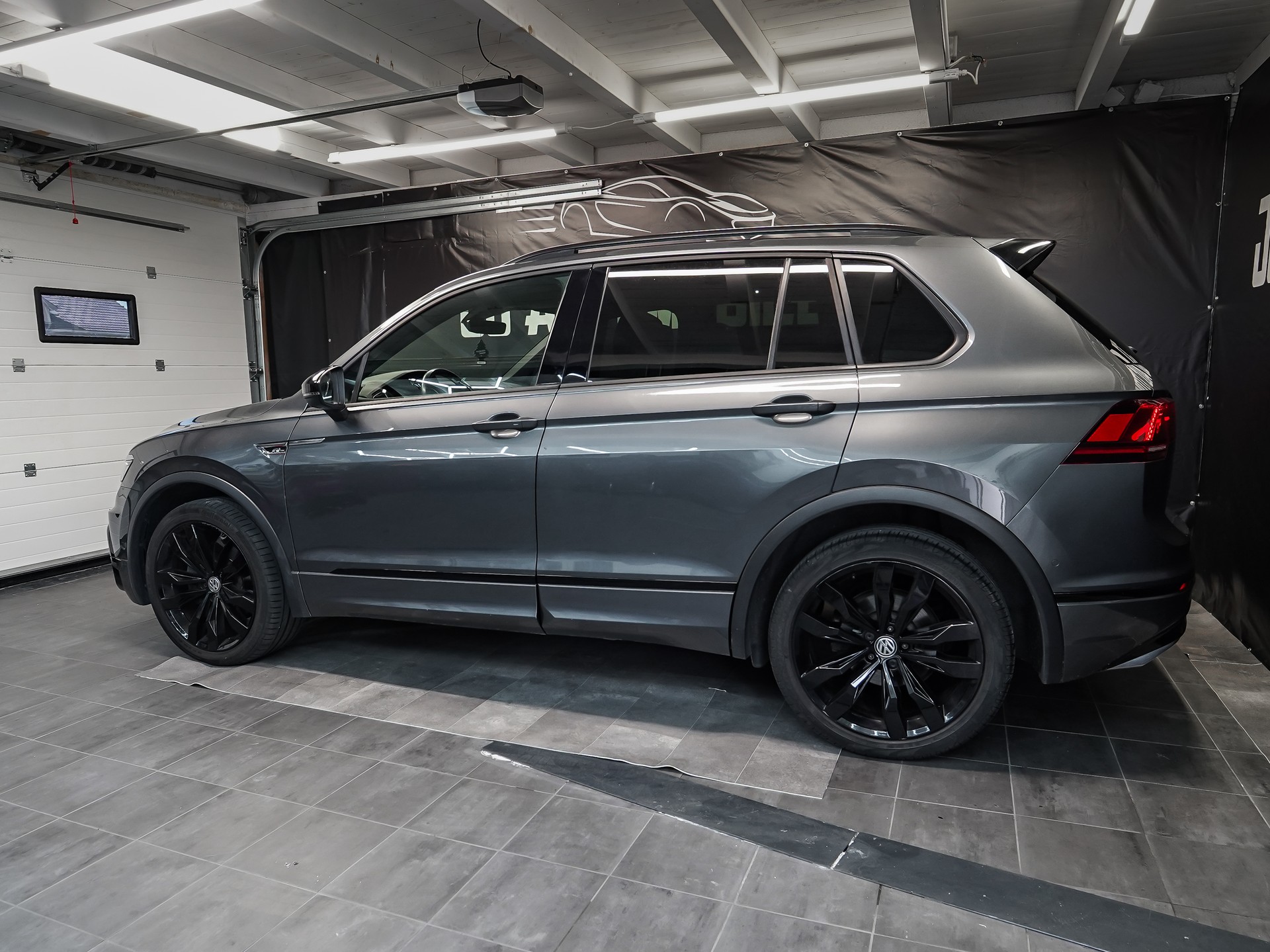 VW Tiguan 2.0TSI Highline 4Motion DSG-image-5