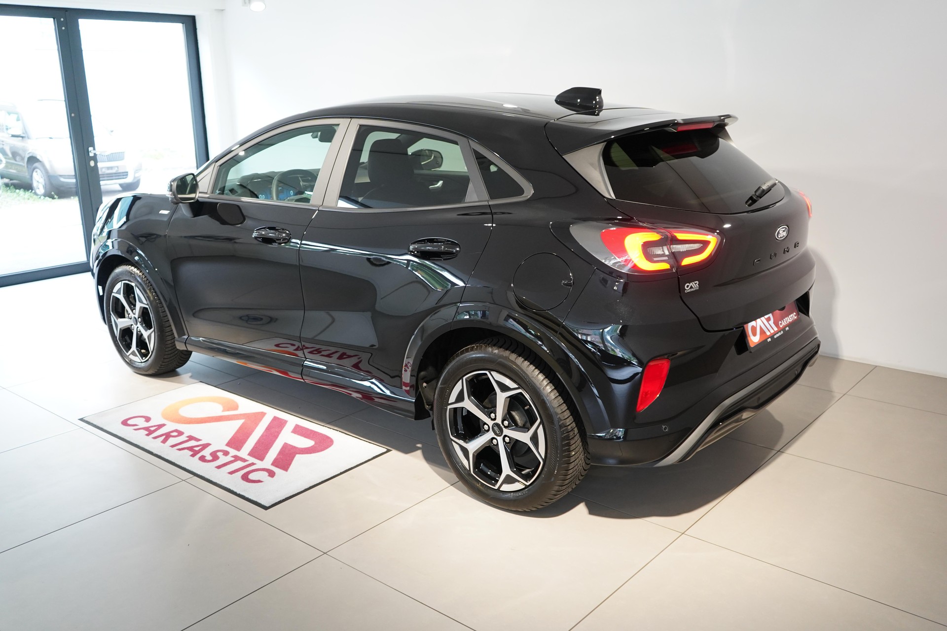 FORD Puma 1.0 EcoB Hybrid 155 ST-Line X-showroom-element-2