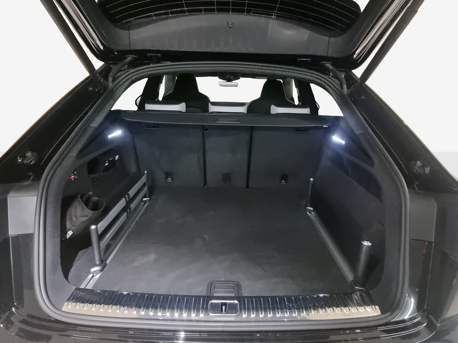 AUDI RSQ8 quattro-image-12