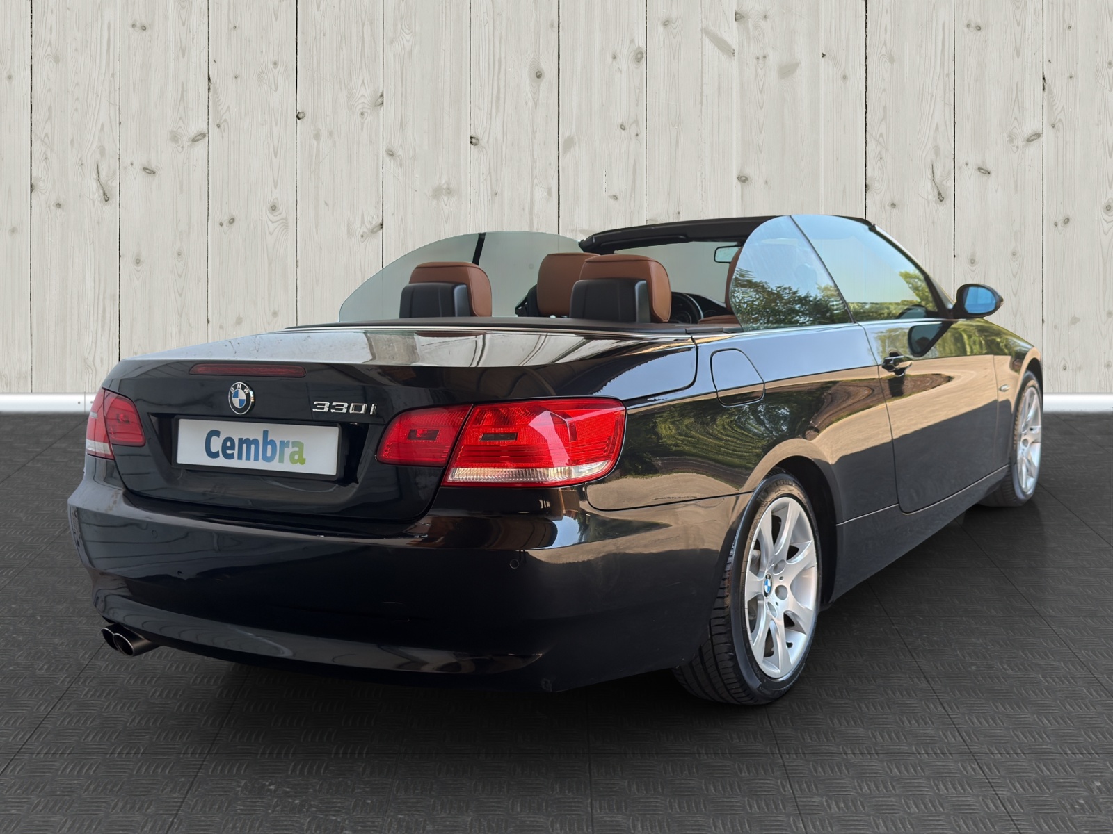 BMW 330i Cabriolet-image-6