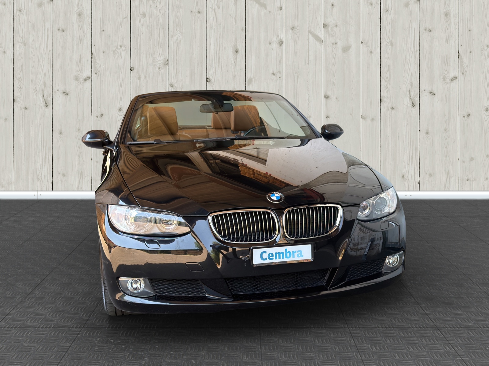 BMW 330i Cabriolet-image-1