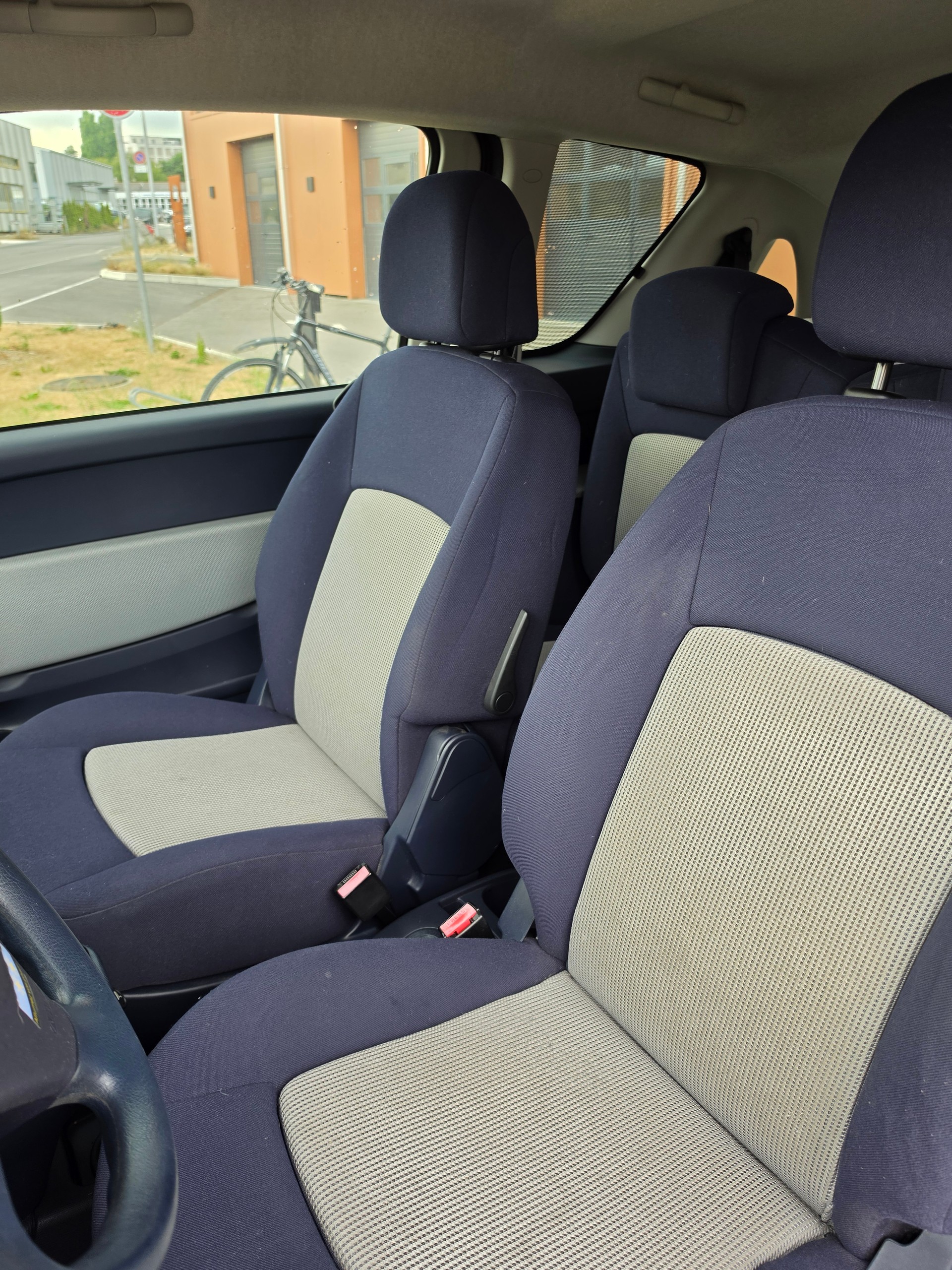 PEUGEOT 1007 1.4 Urban Sesam-image-8
