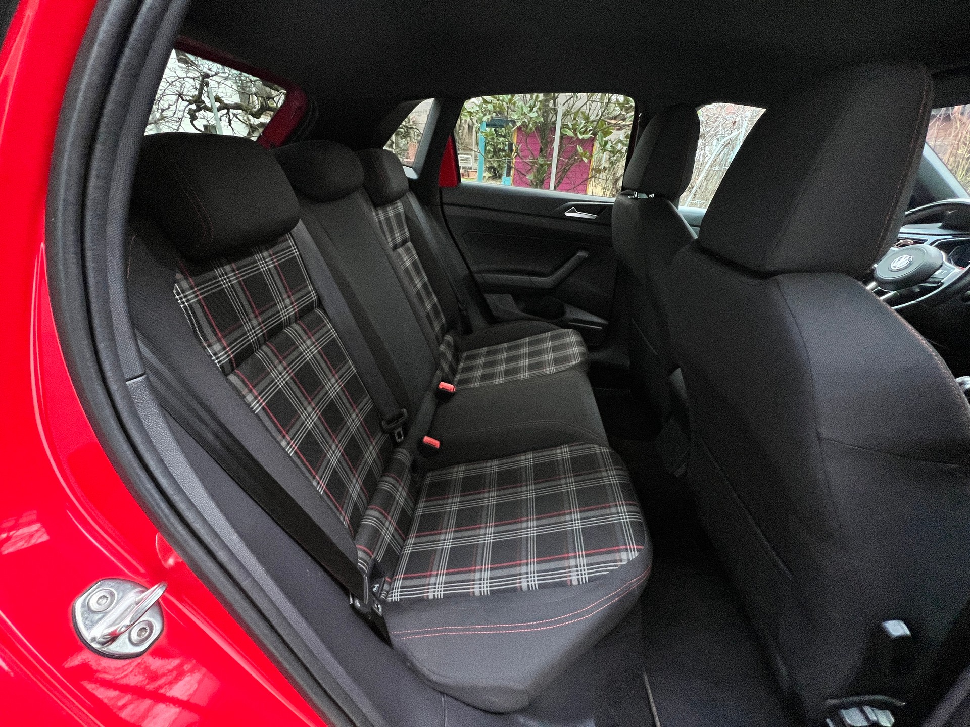 VW Polo 2.0 TSI GTI DSG-image-13